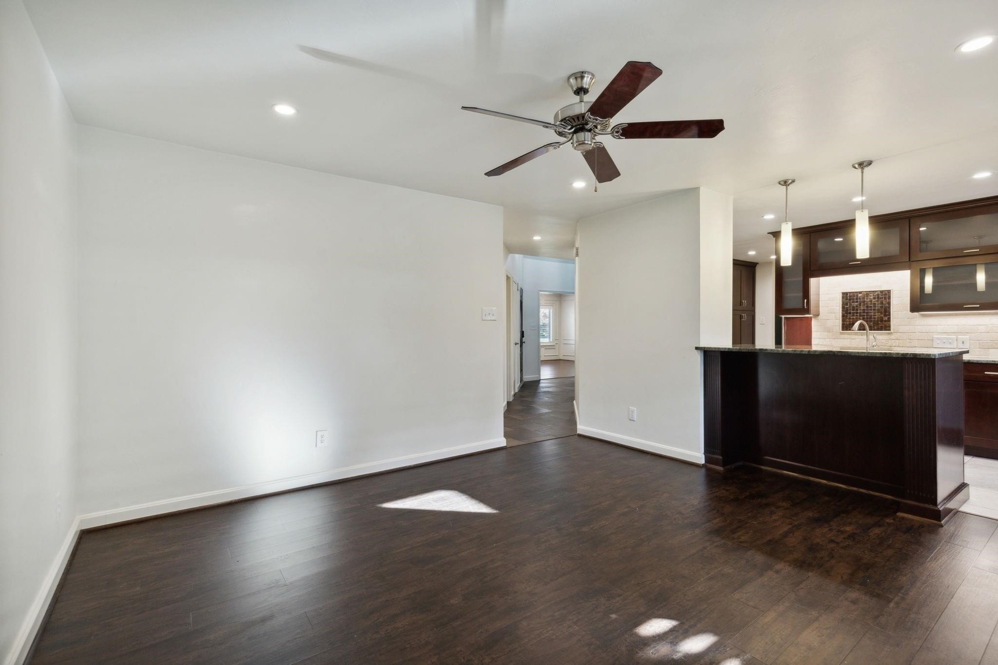 1800 Villanova Drive