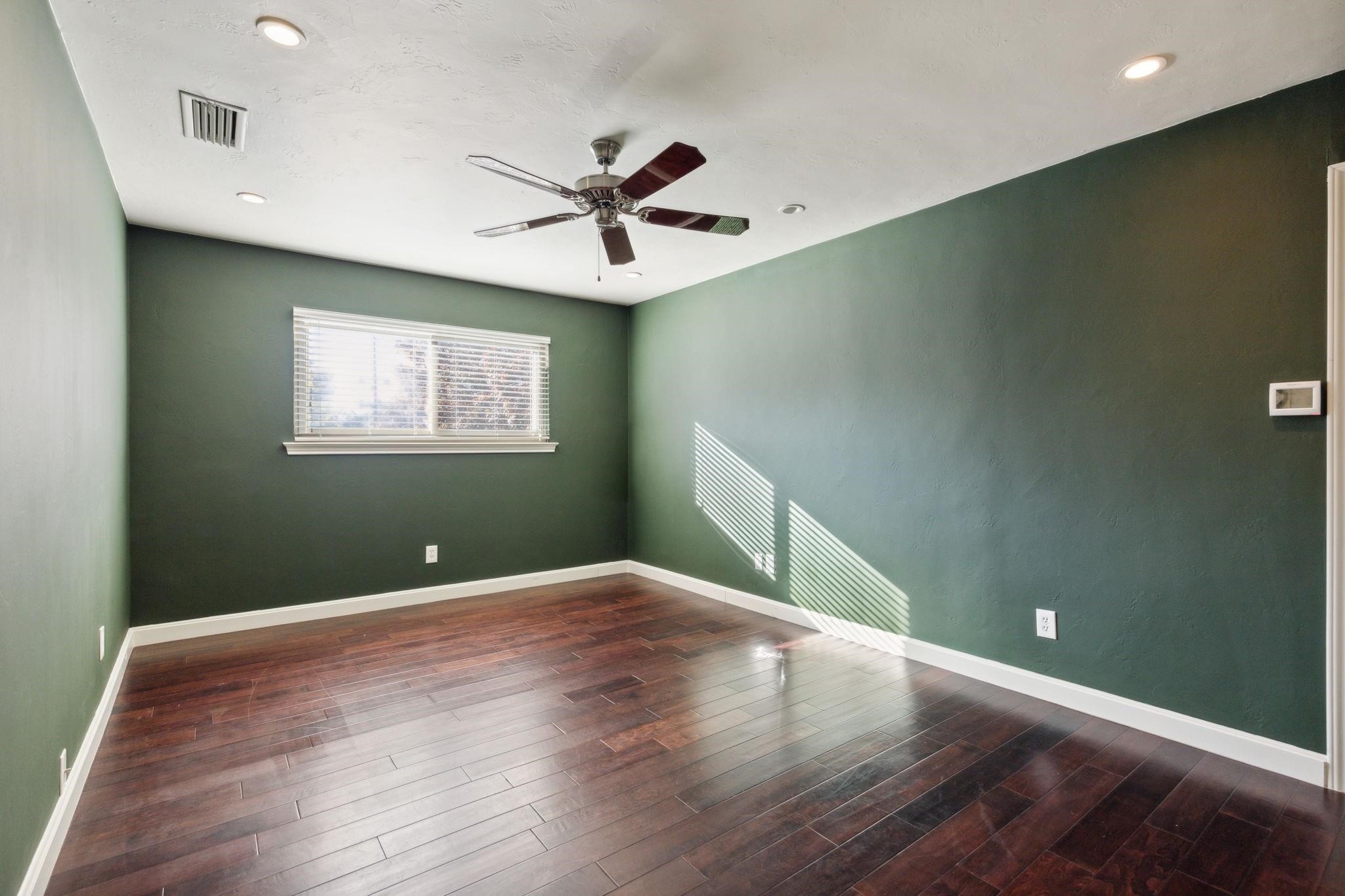 1800 Villanova Drive