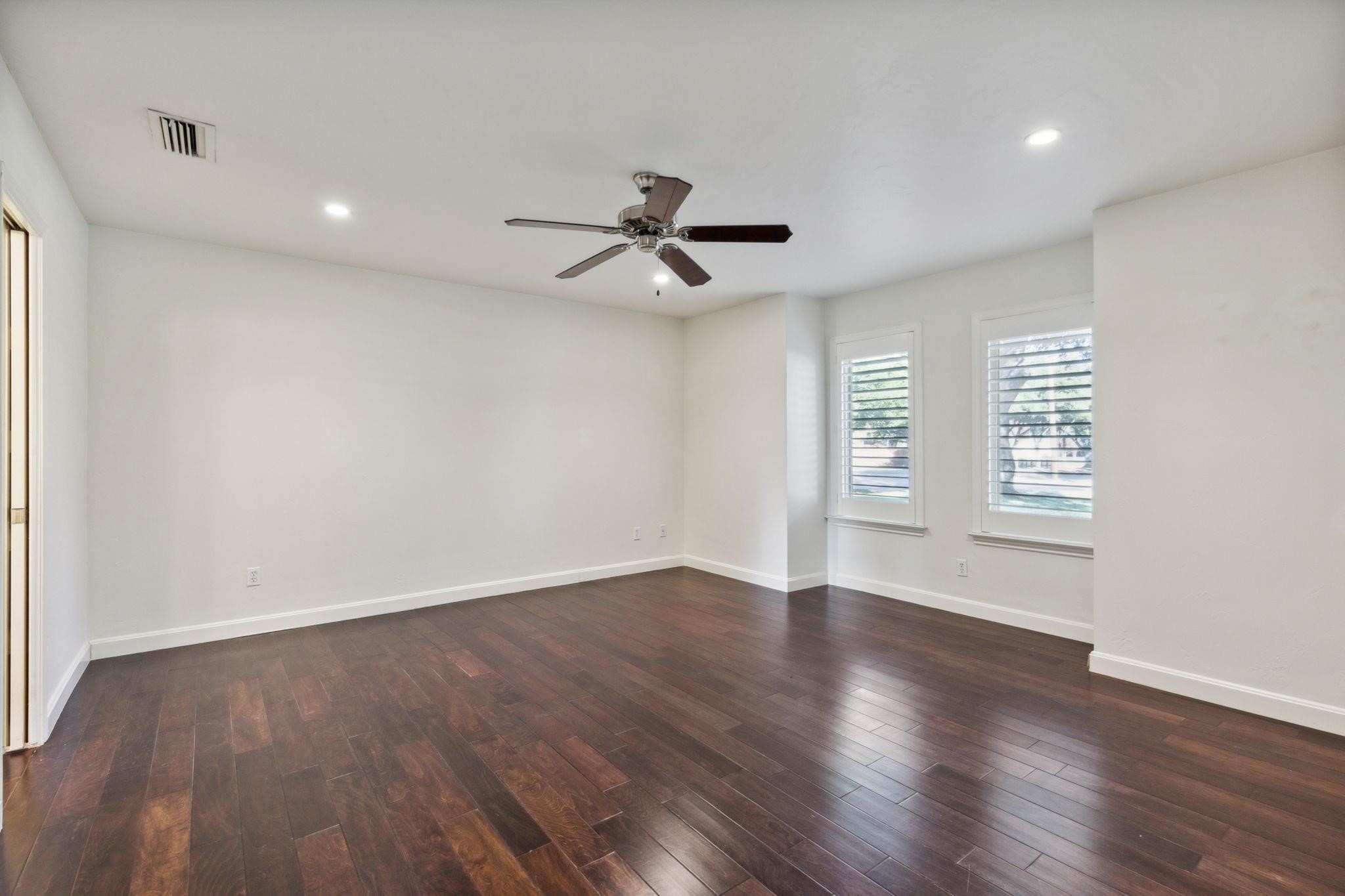 1800 Villanova Drive