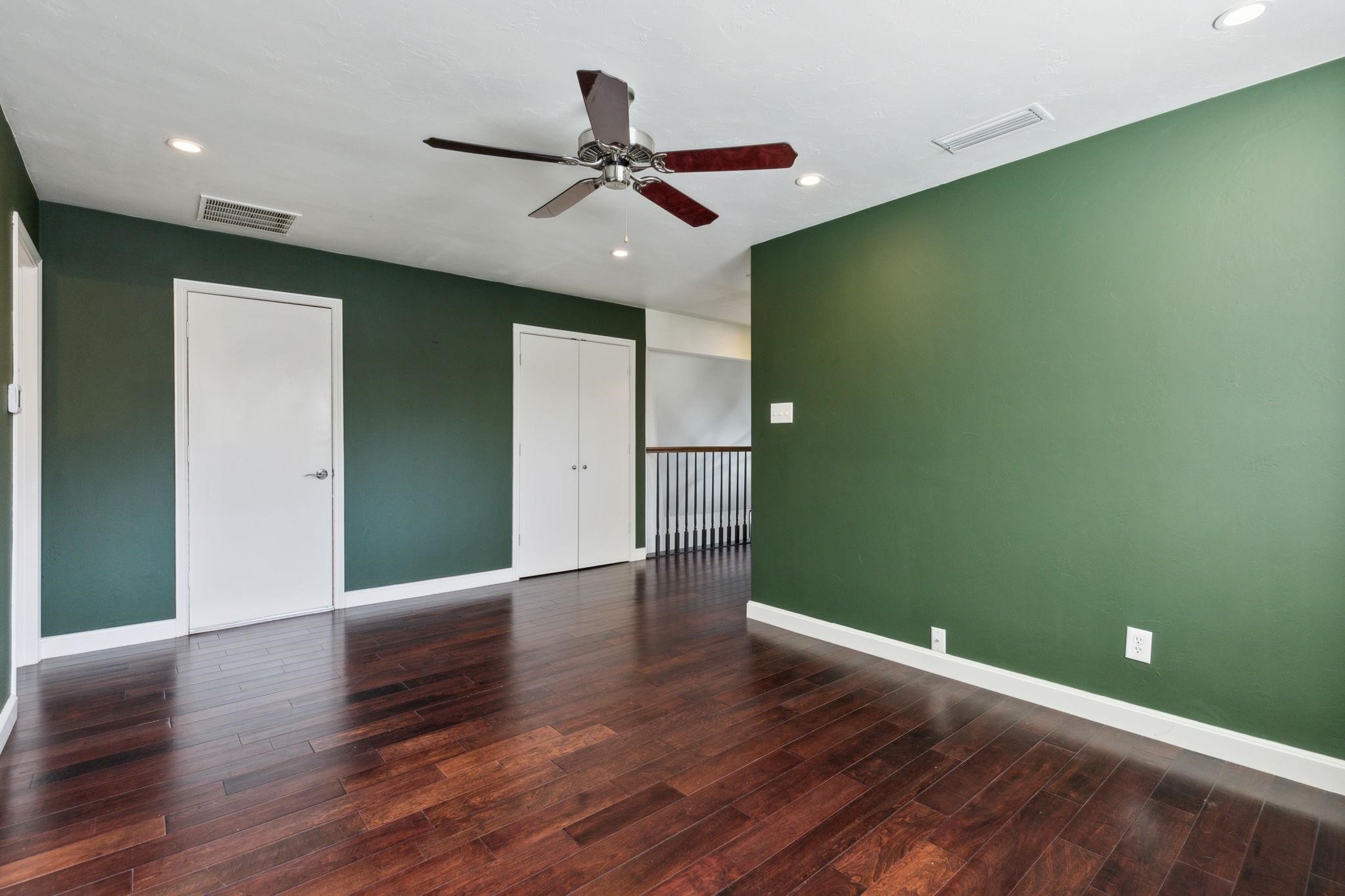 1800 Villanova Drive