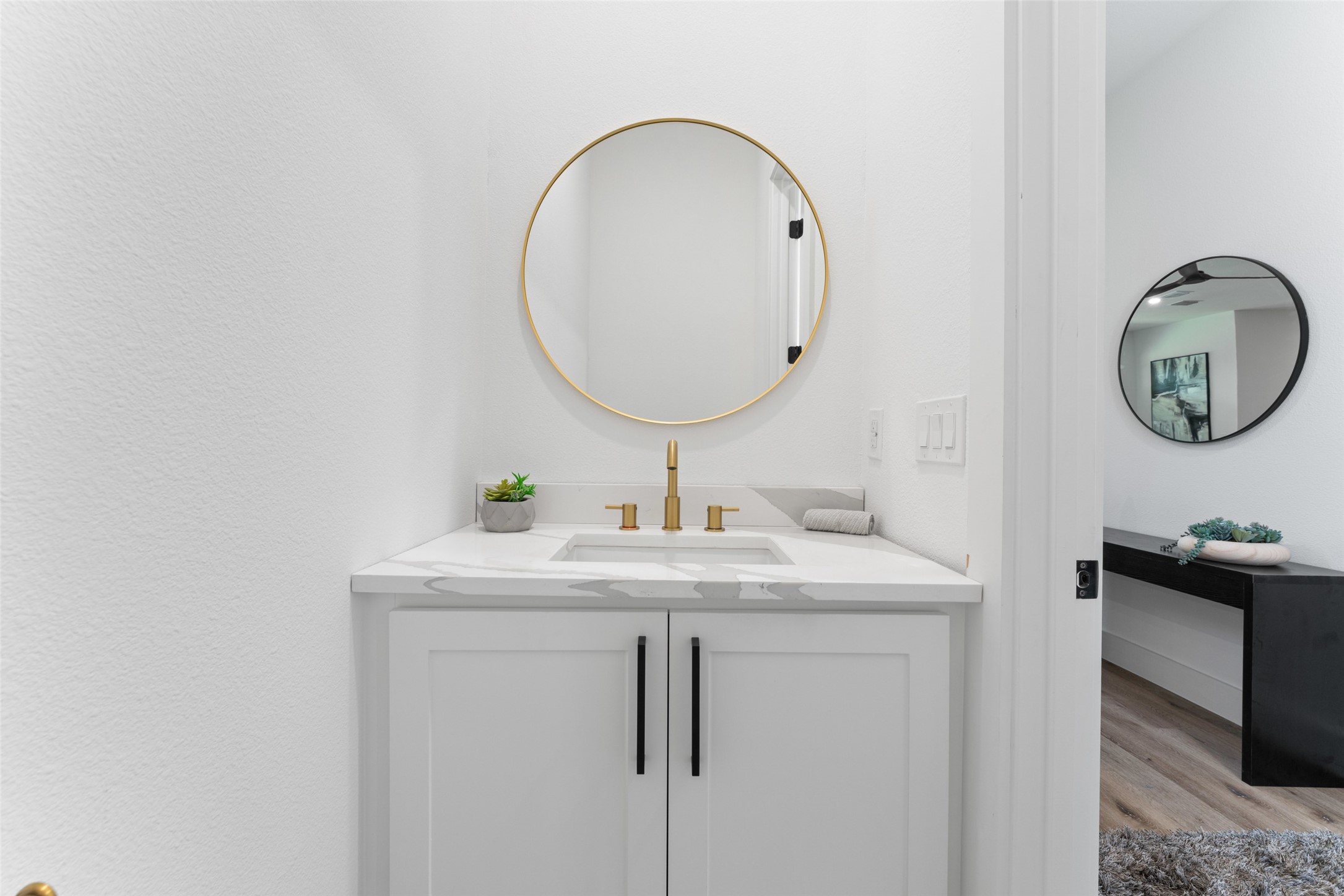 2826 Rochester Street