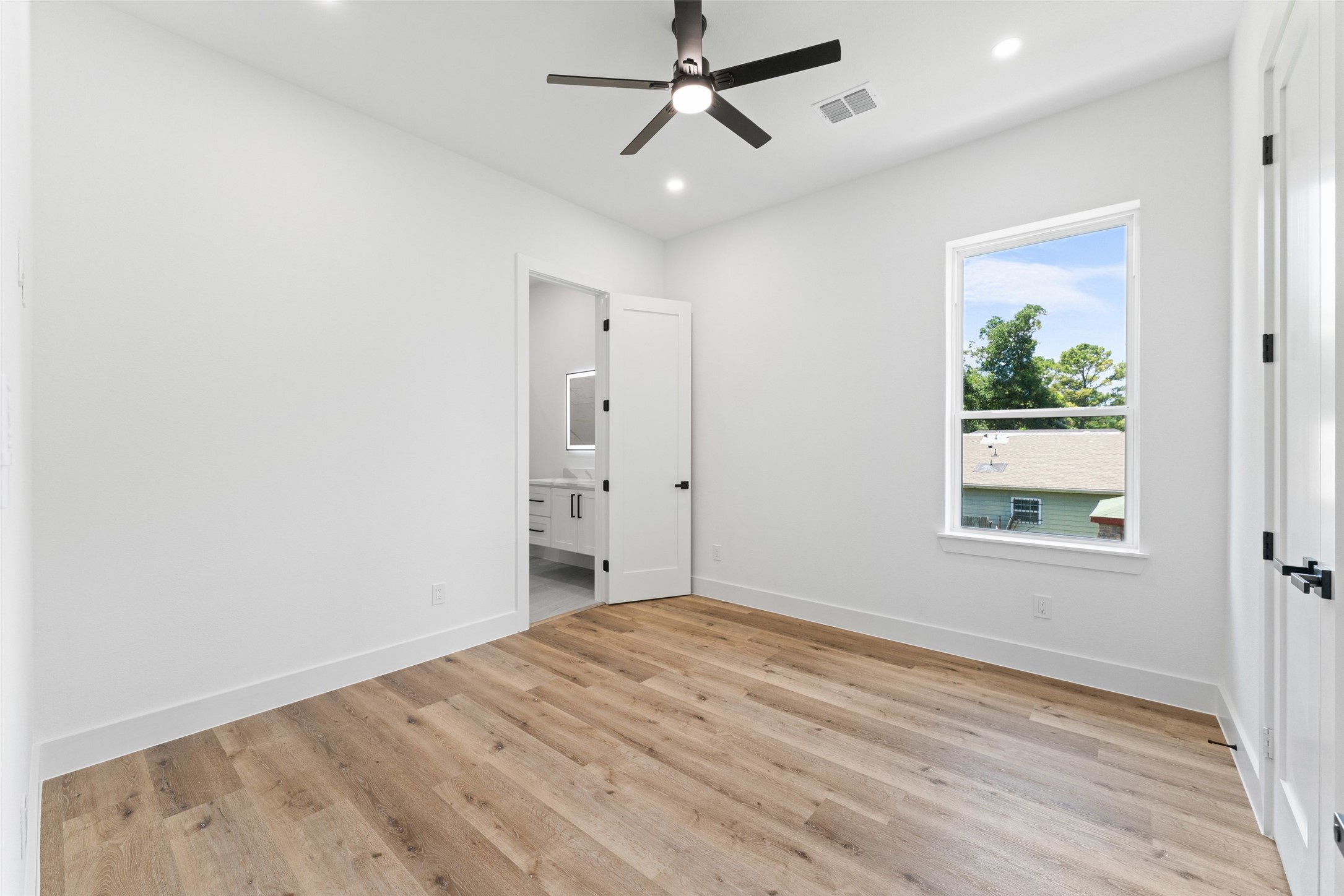 2826 Rochester Street