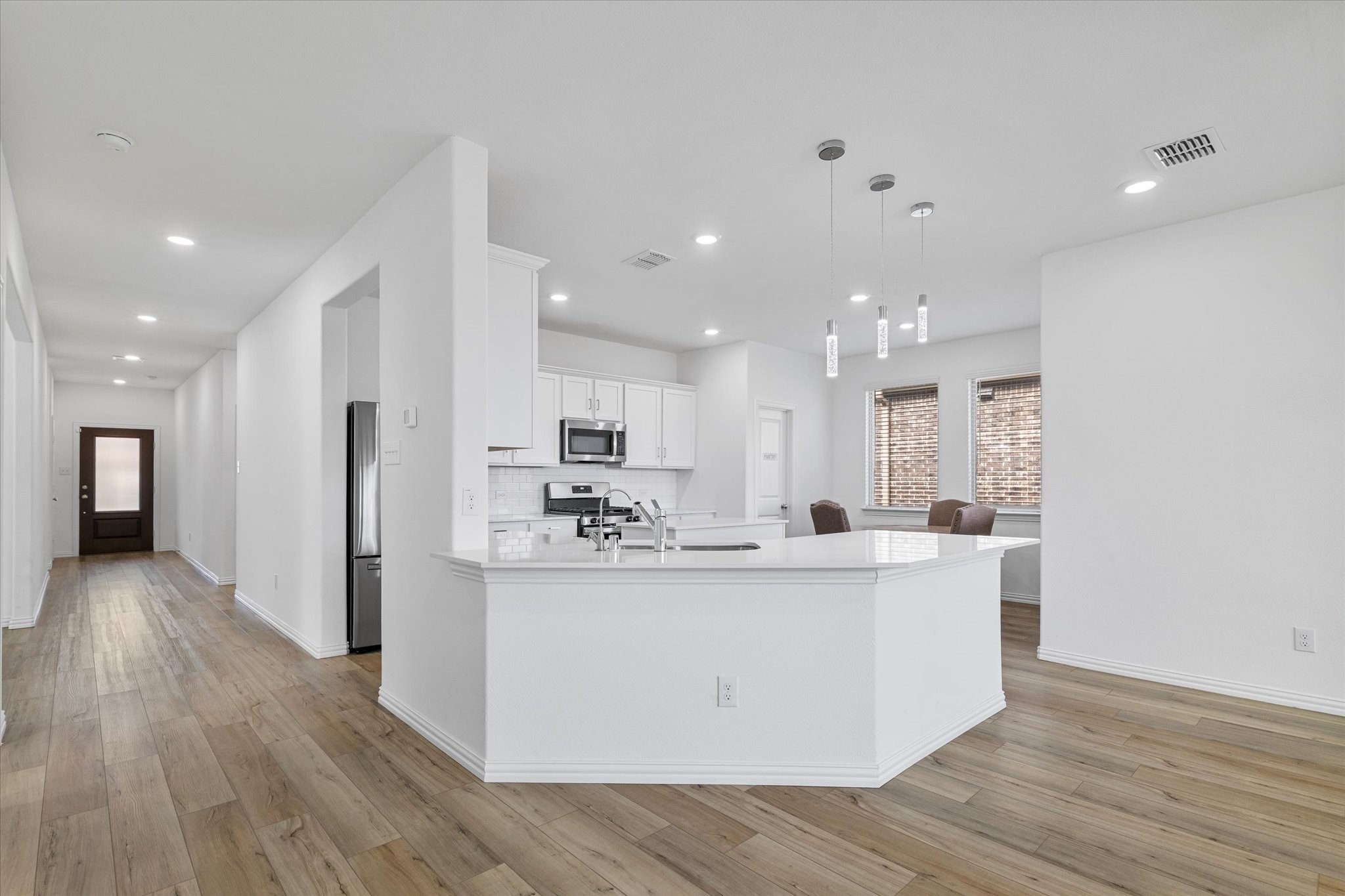1231 Sequoia Lane