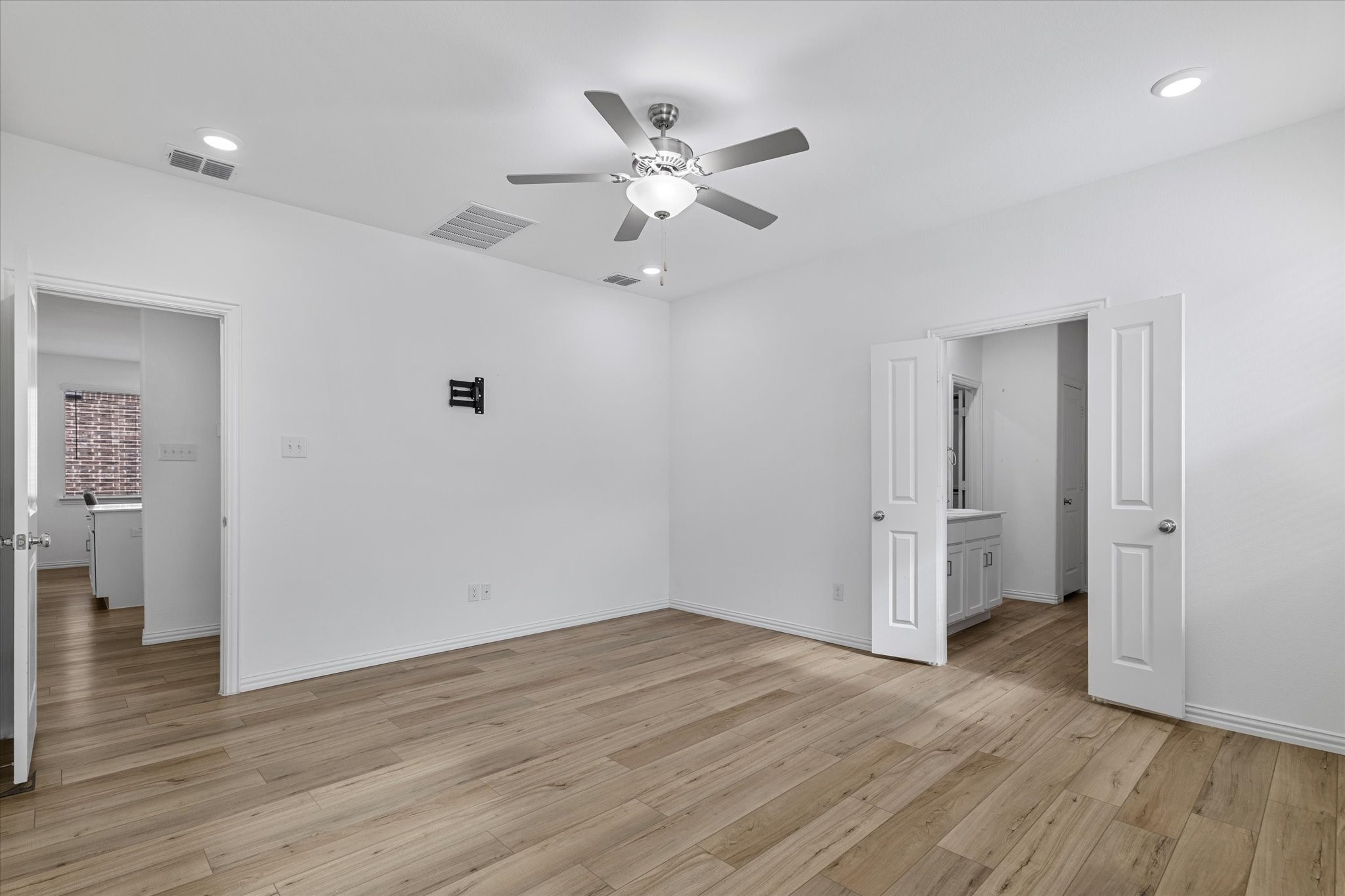 1231 Sequoia Lane