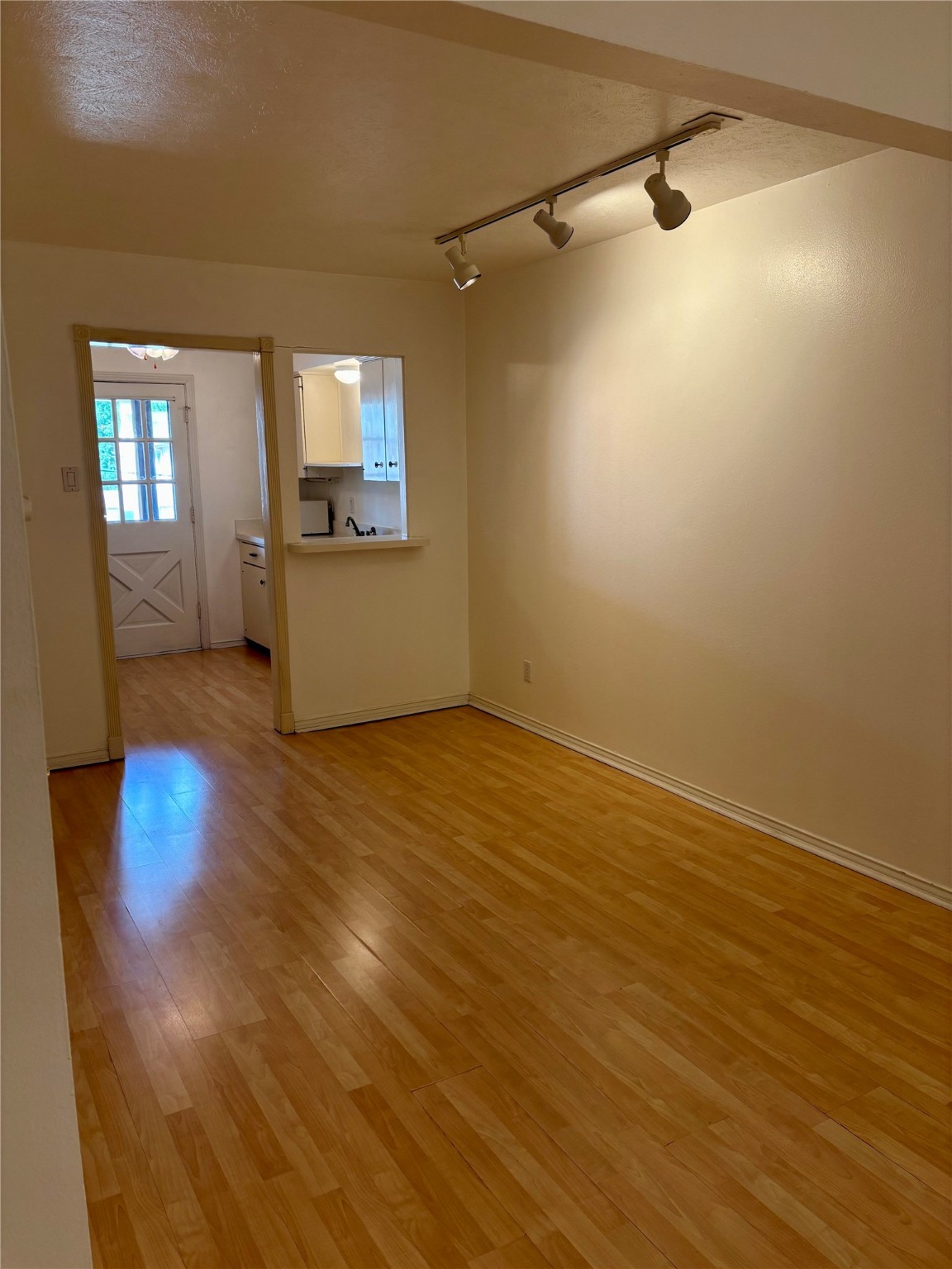 4211 Newton Avenue 209