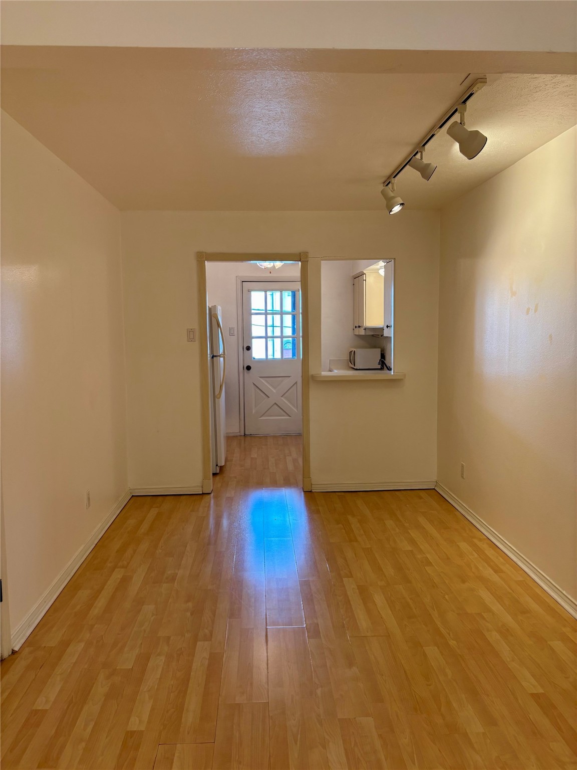 4211 Newton Avenue 209