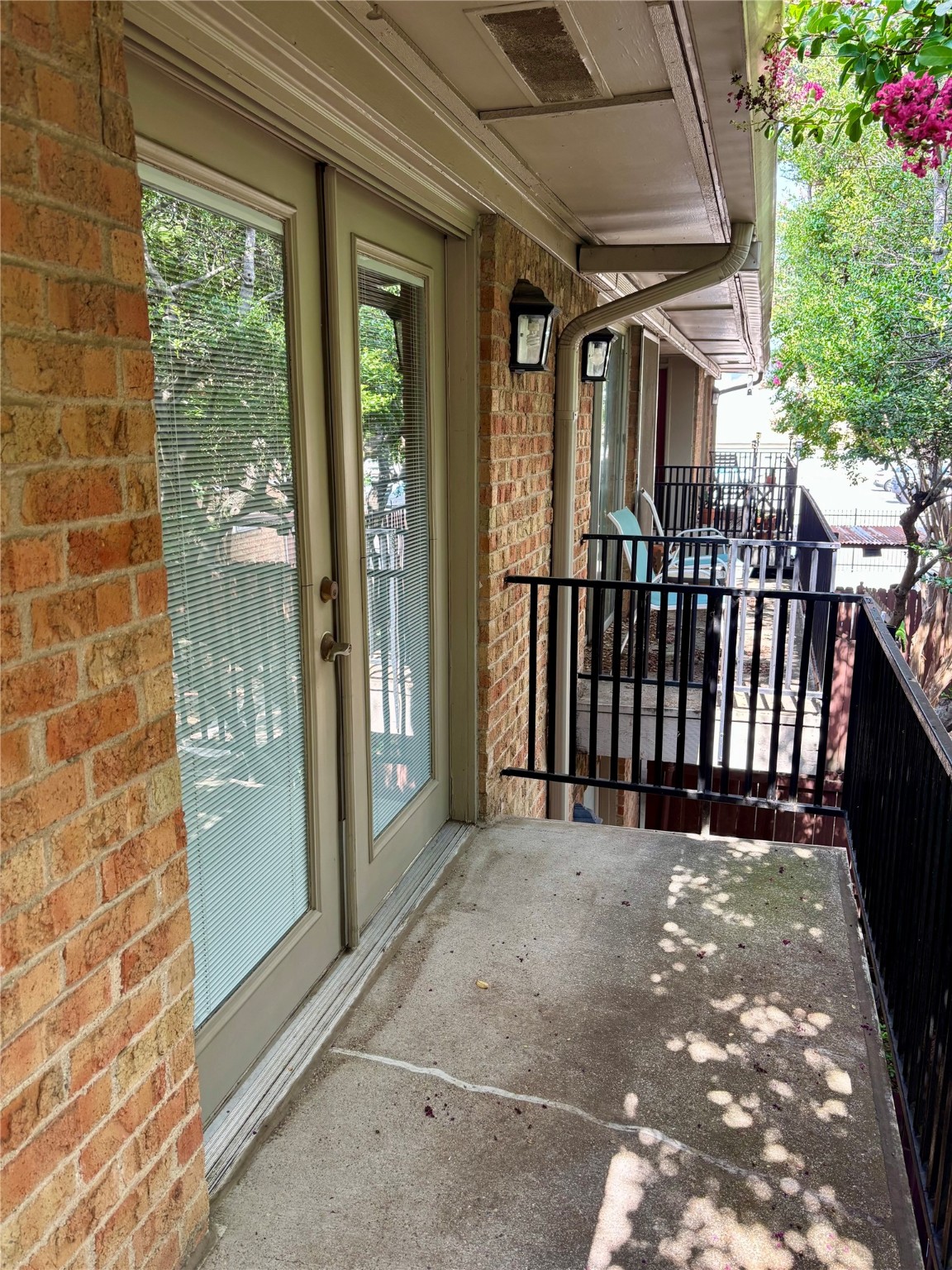 4211 Newton Avenue 209