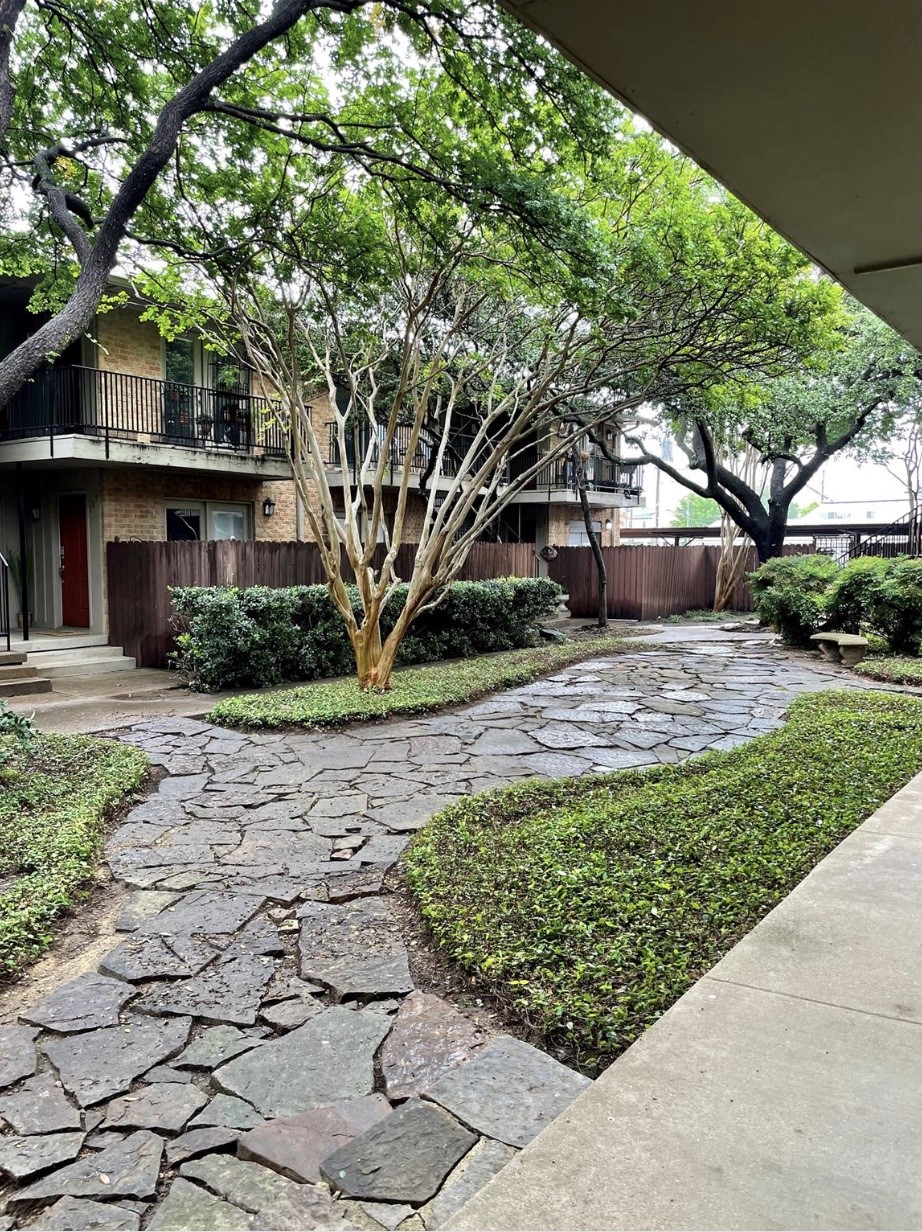 4211 Newton Avenue 209