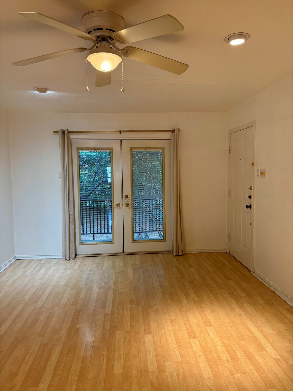 4211 Newton Avenue 209