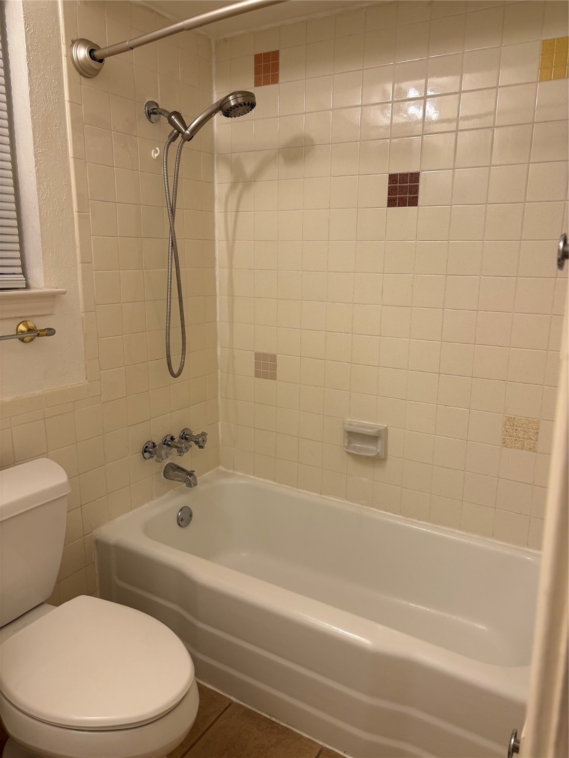 4211 Newton Avenue 209