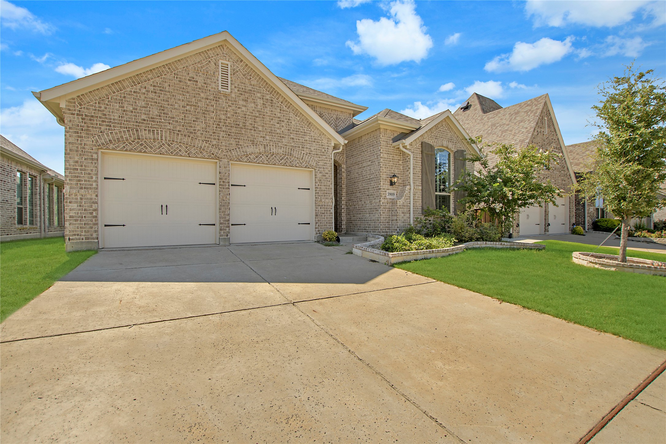 3909 Bamboo Trail