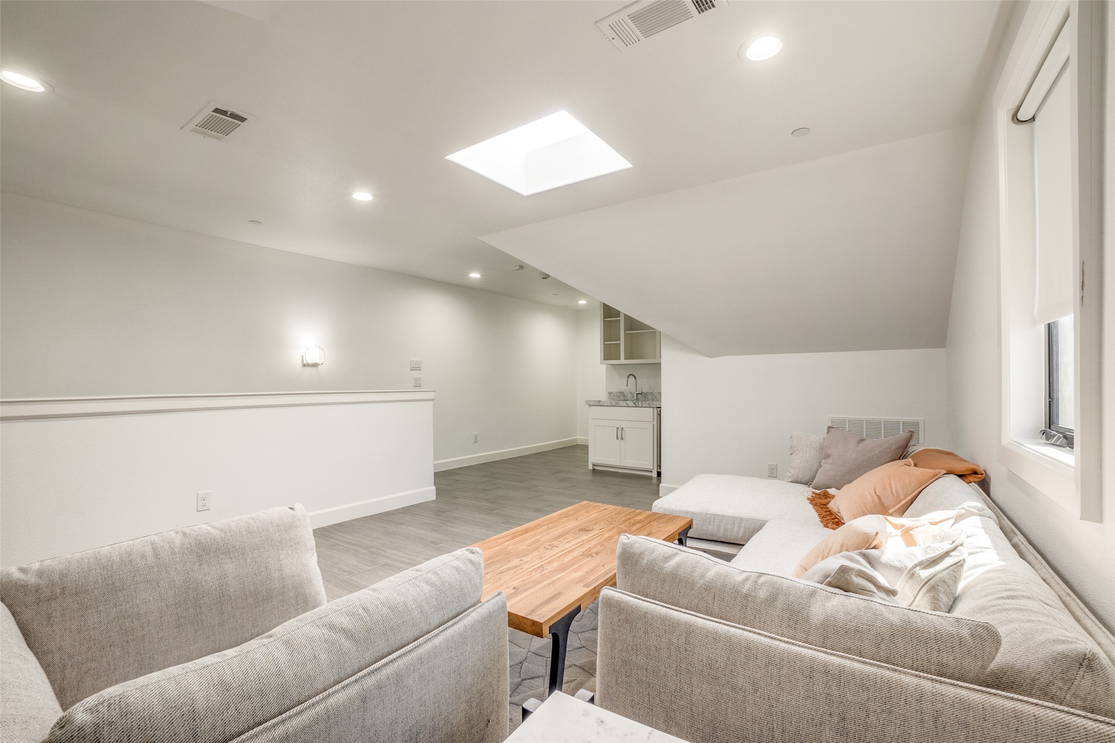 3441 Granada Avenue