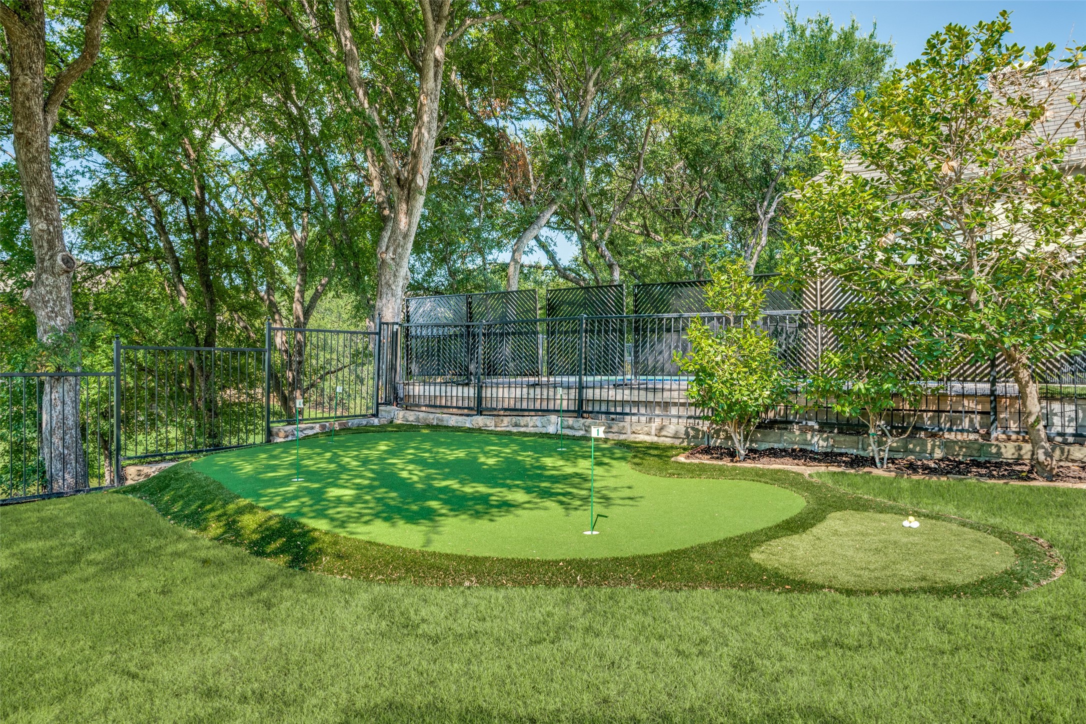 5902 Arrowhead Drive