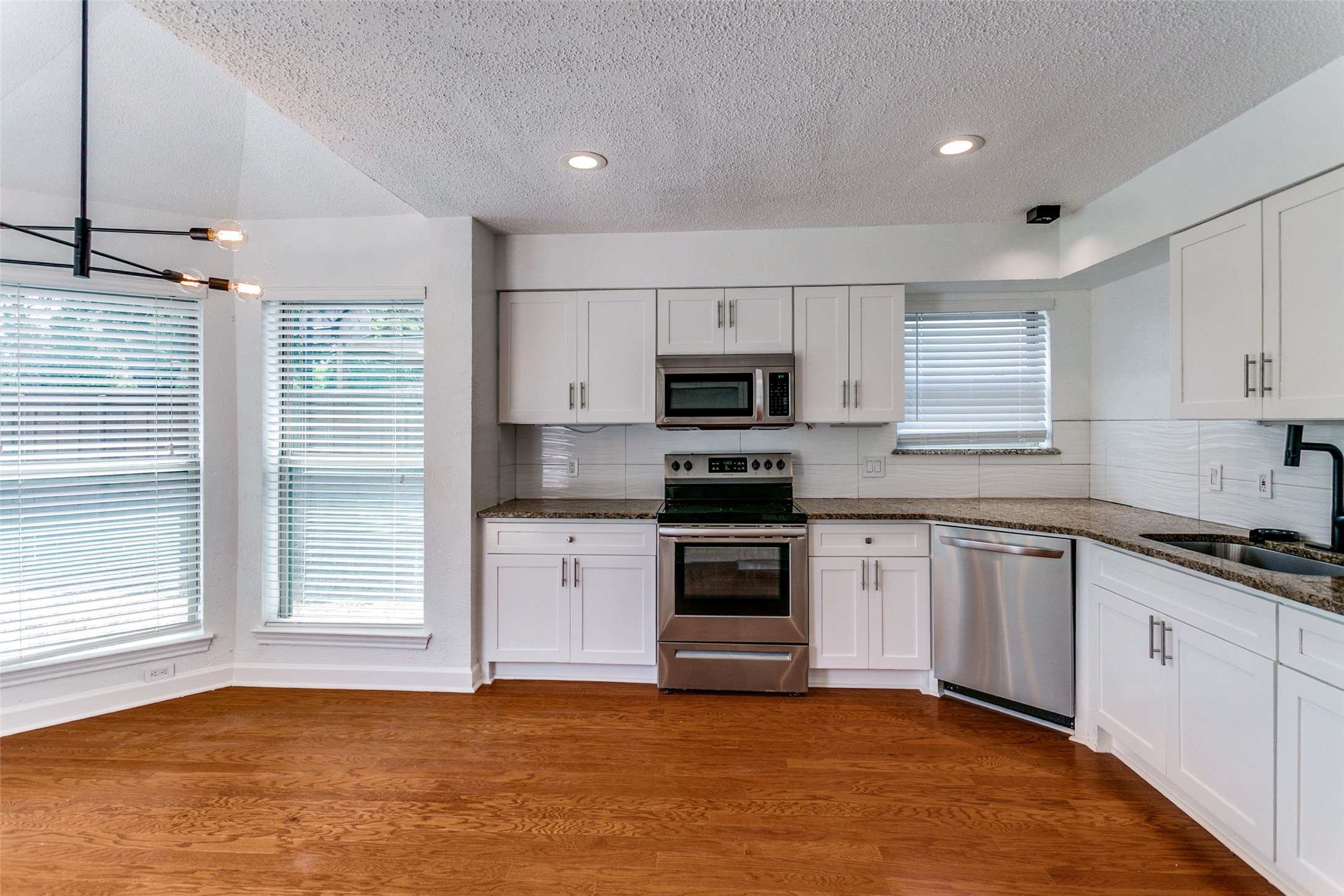 3216 Hidden Cove Drive