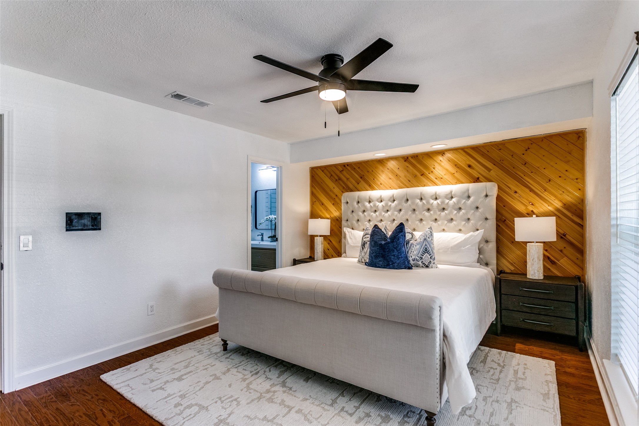 3216 Hidden Cove Drive