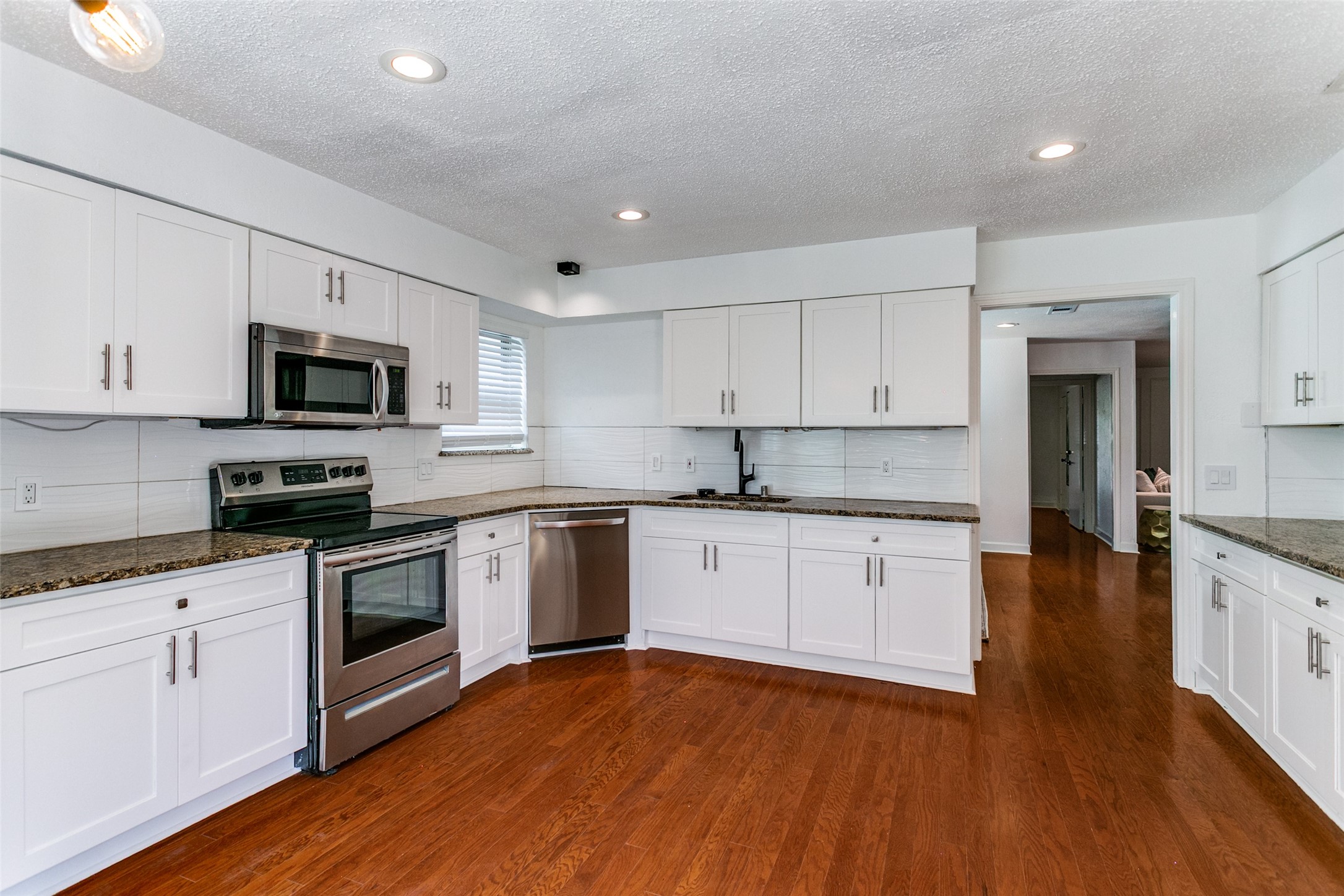 3216 Hidden Cove Drive