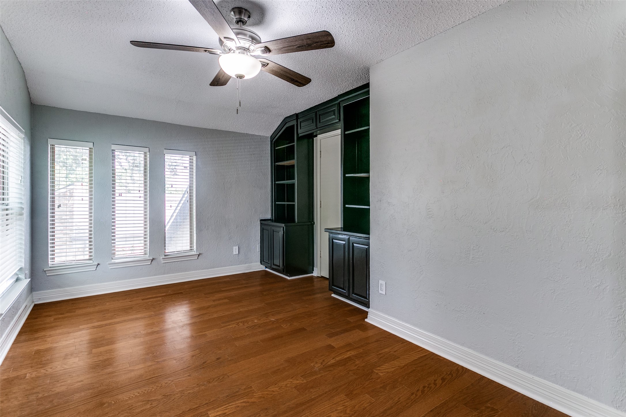 3216 Hidden Cove Drive