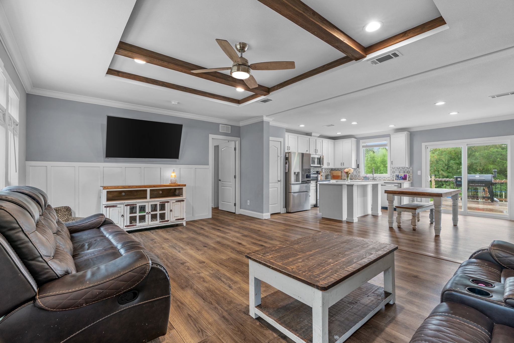 1337 County Road 211