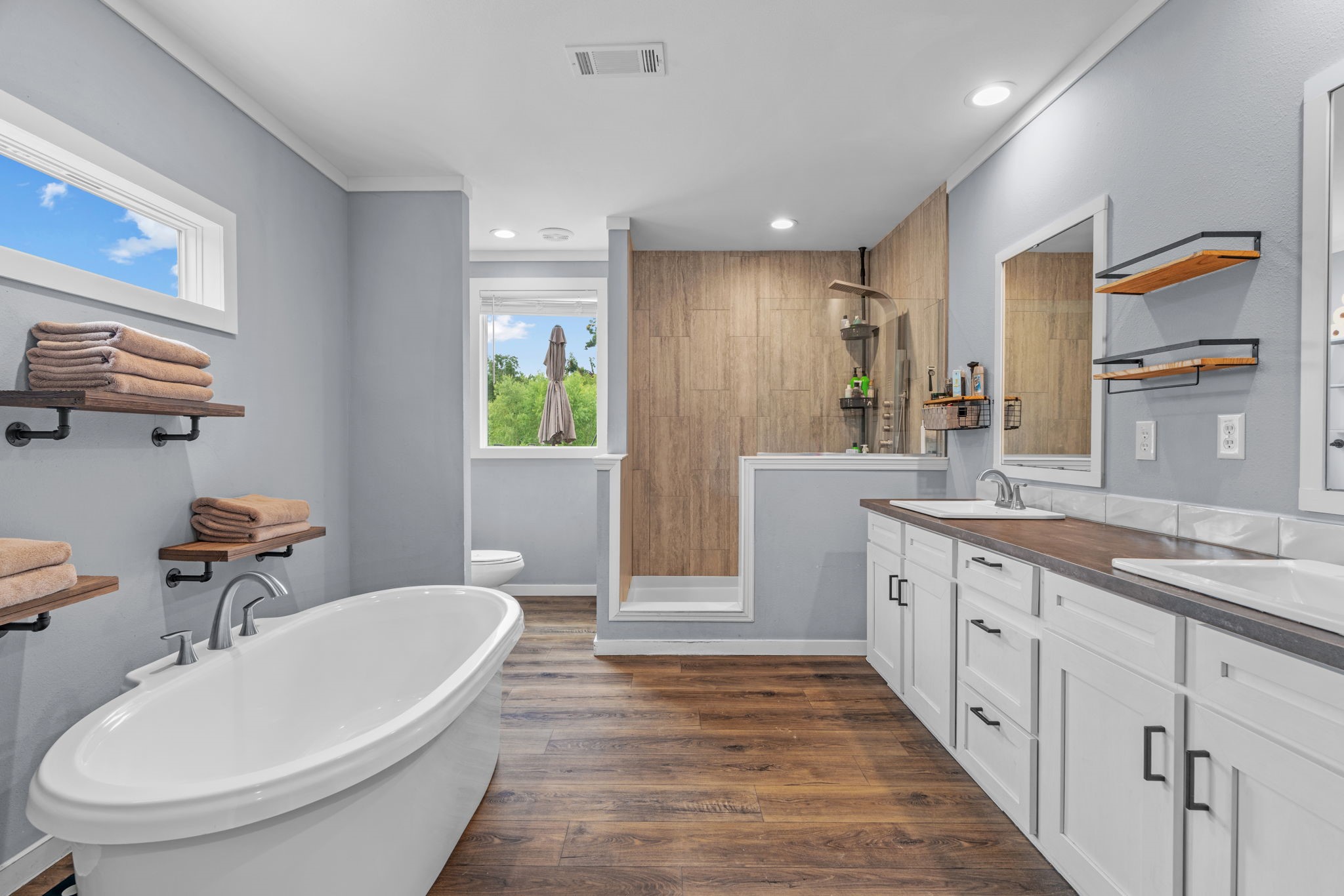 1337 County Road 211