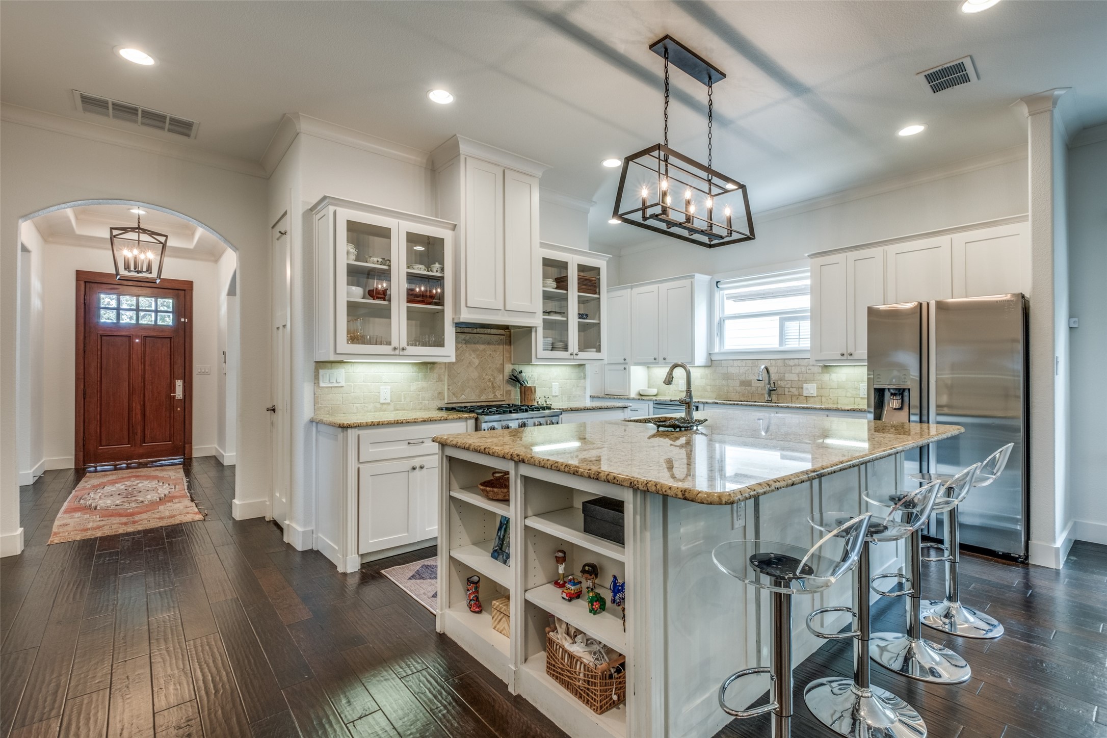 6122 Richmond Avenue