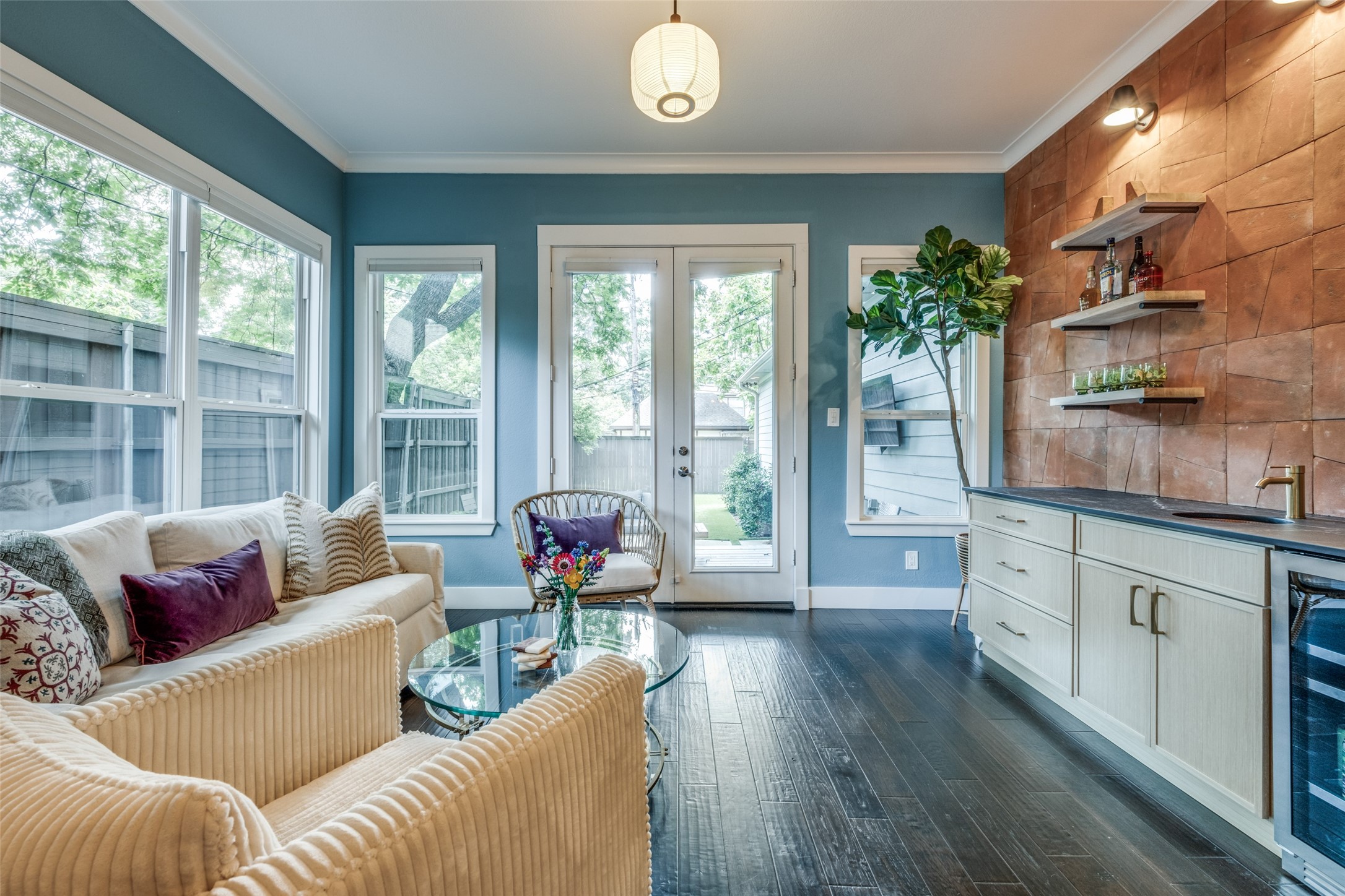 6122 Richmond Avenue