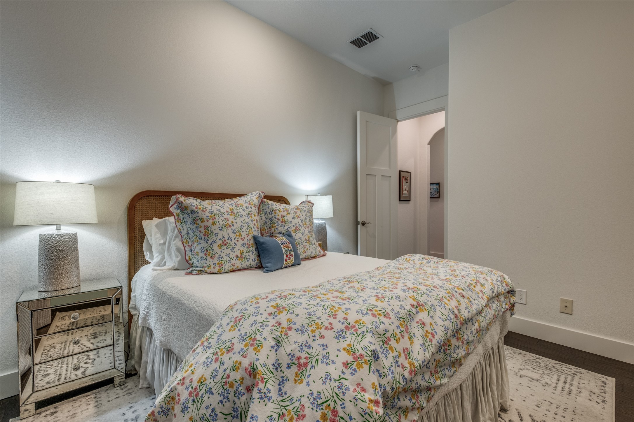 6122 Richmond Avenue