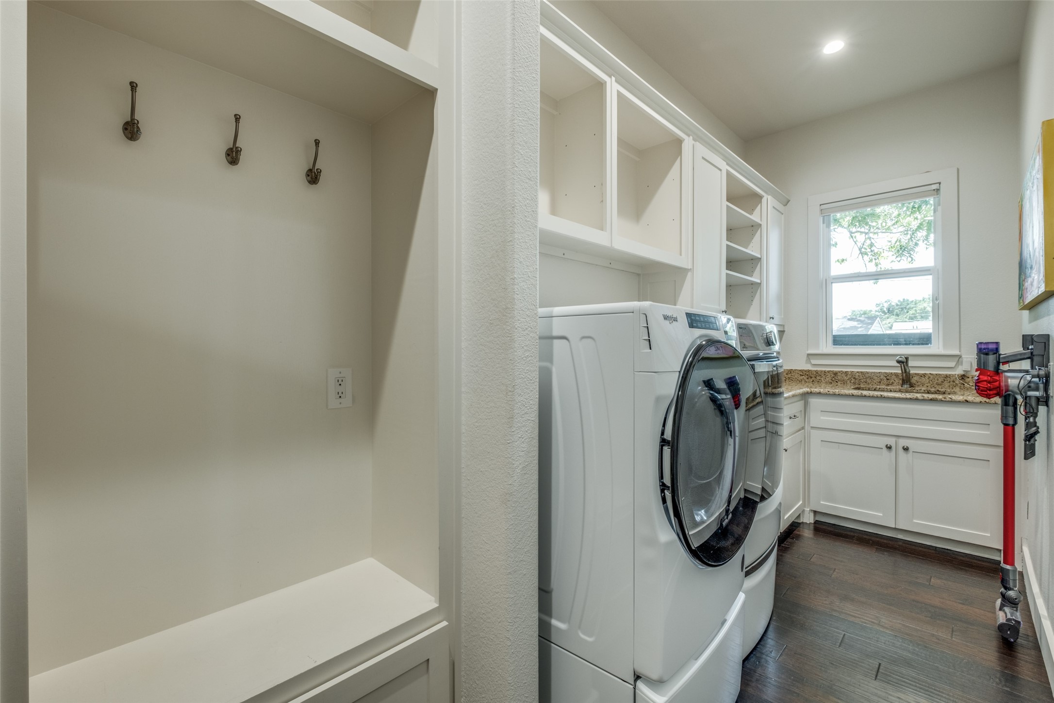 6122 Richmond Avenue