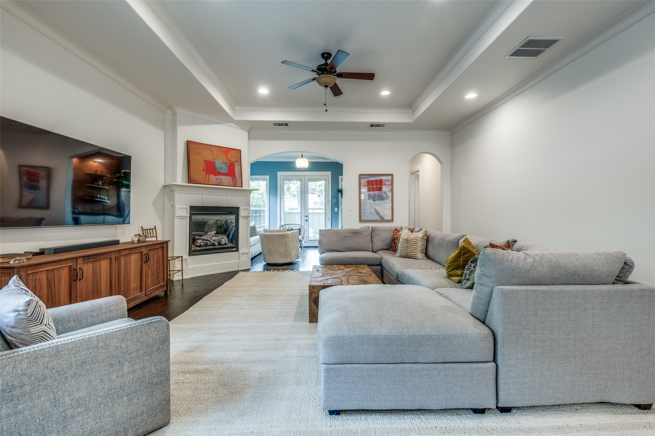 6122 Richmond Avenue