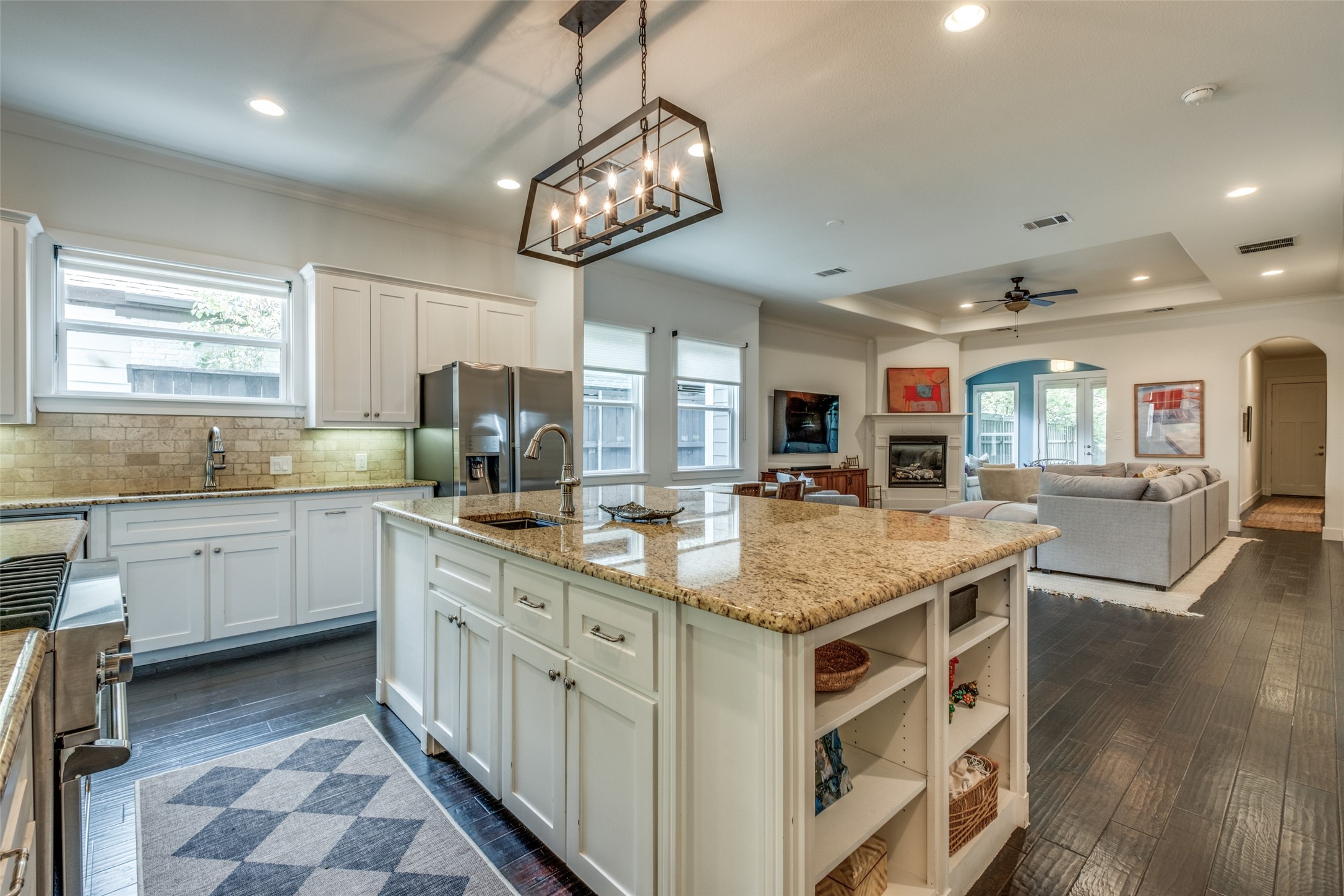 6122 Richmond Avenue