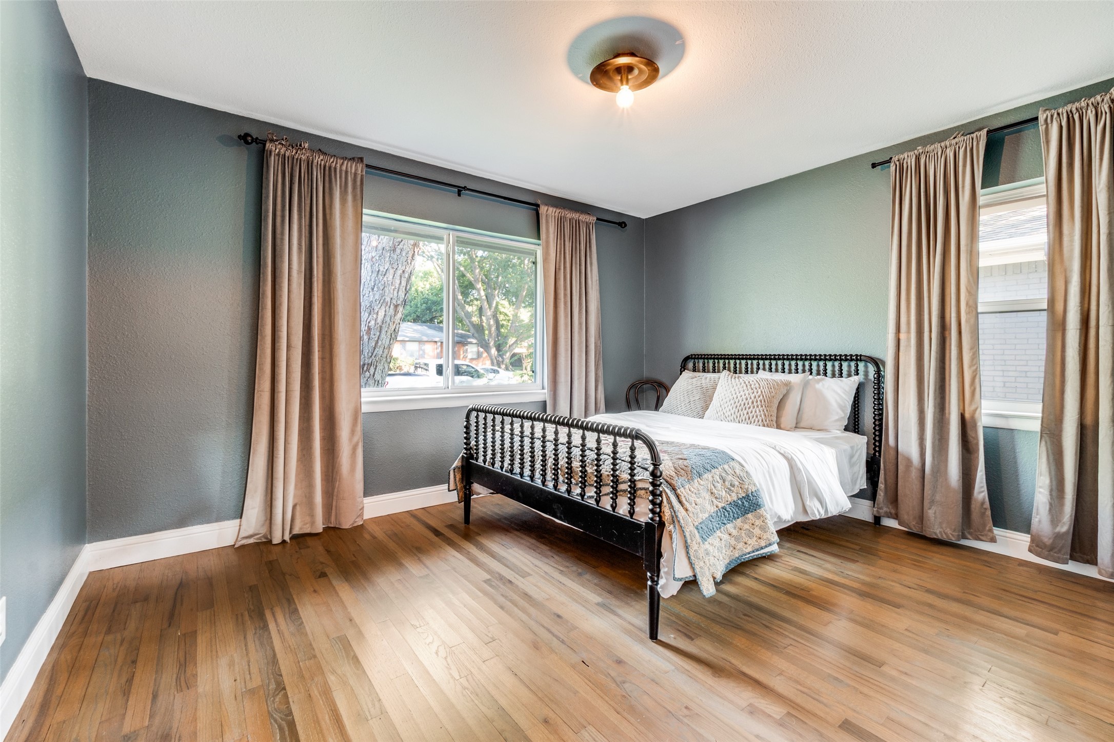 10226 Eastwood Drive