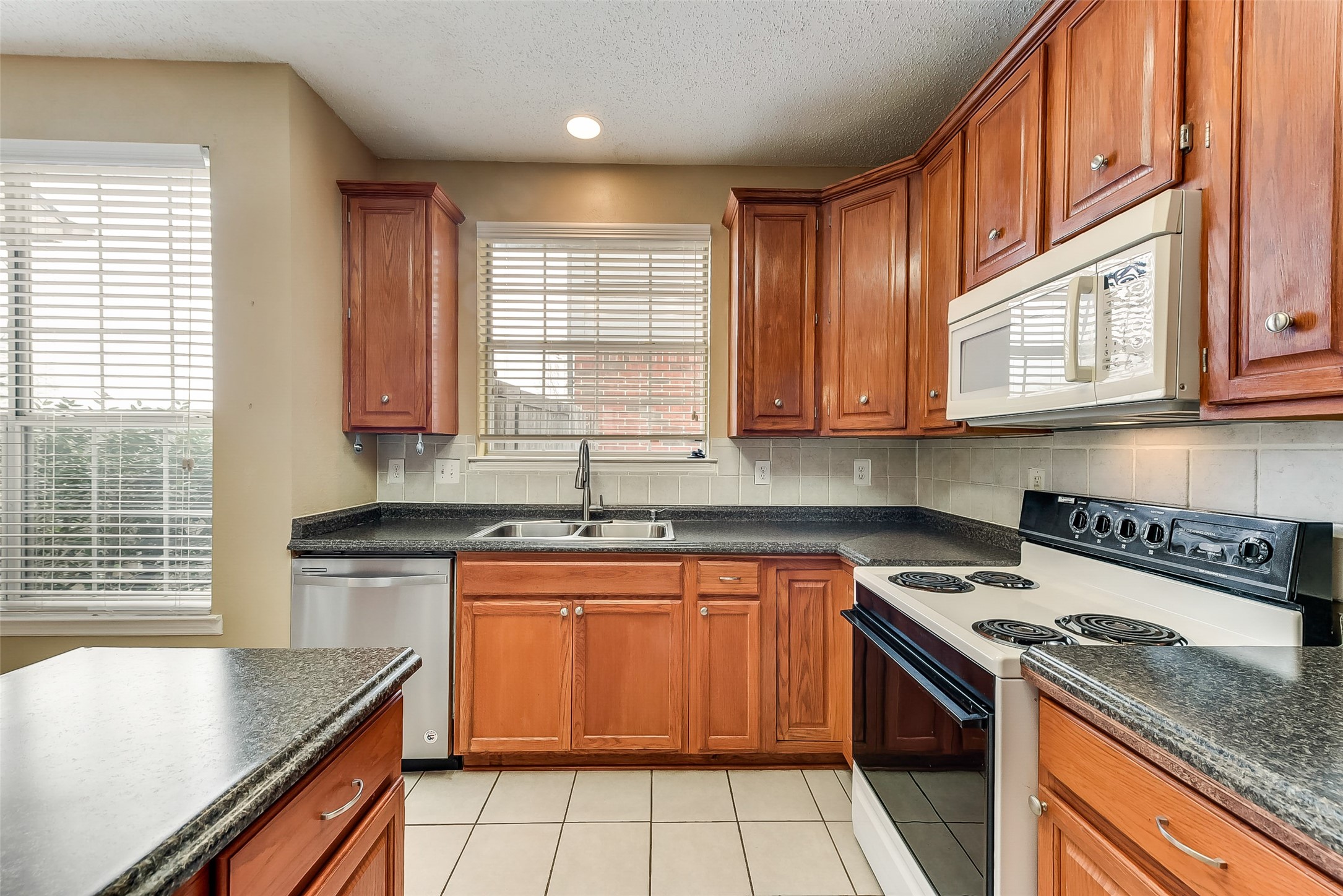 3317 Fox Hollow Court