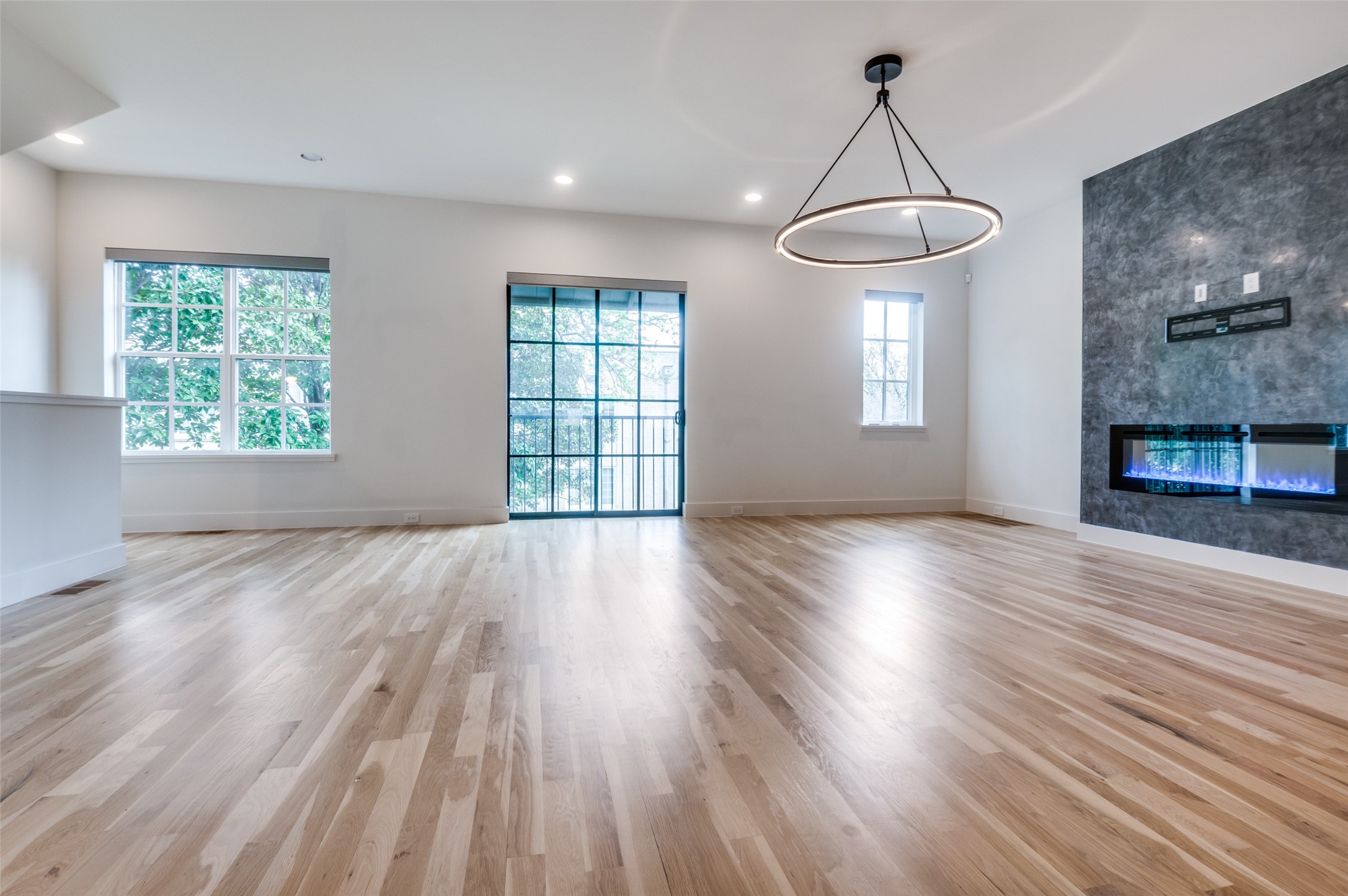 4222 Hawthorne Avenue 103