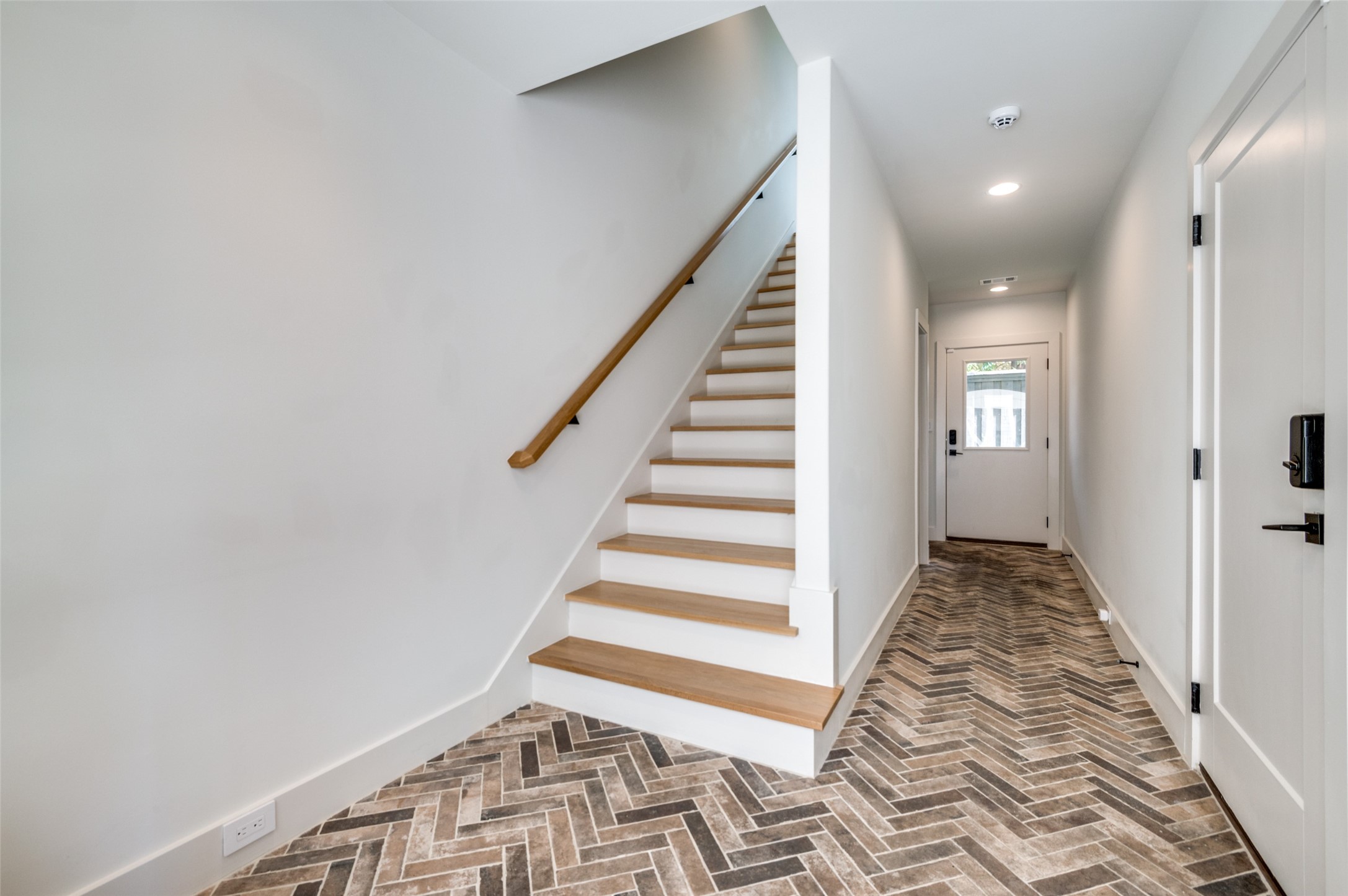 4222 Hawthorne Avenue 103