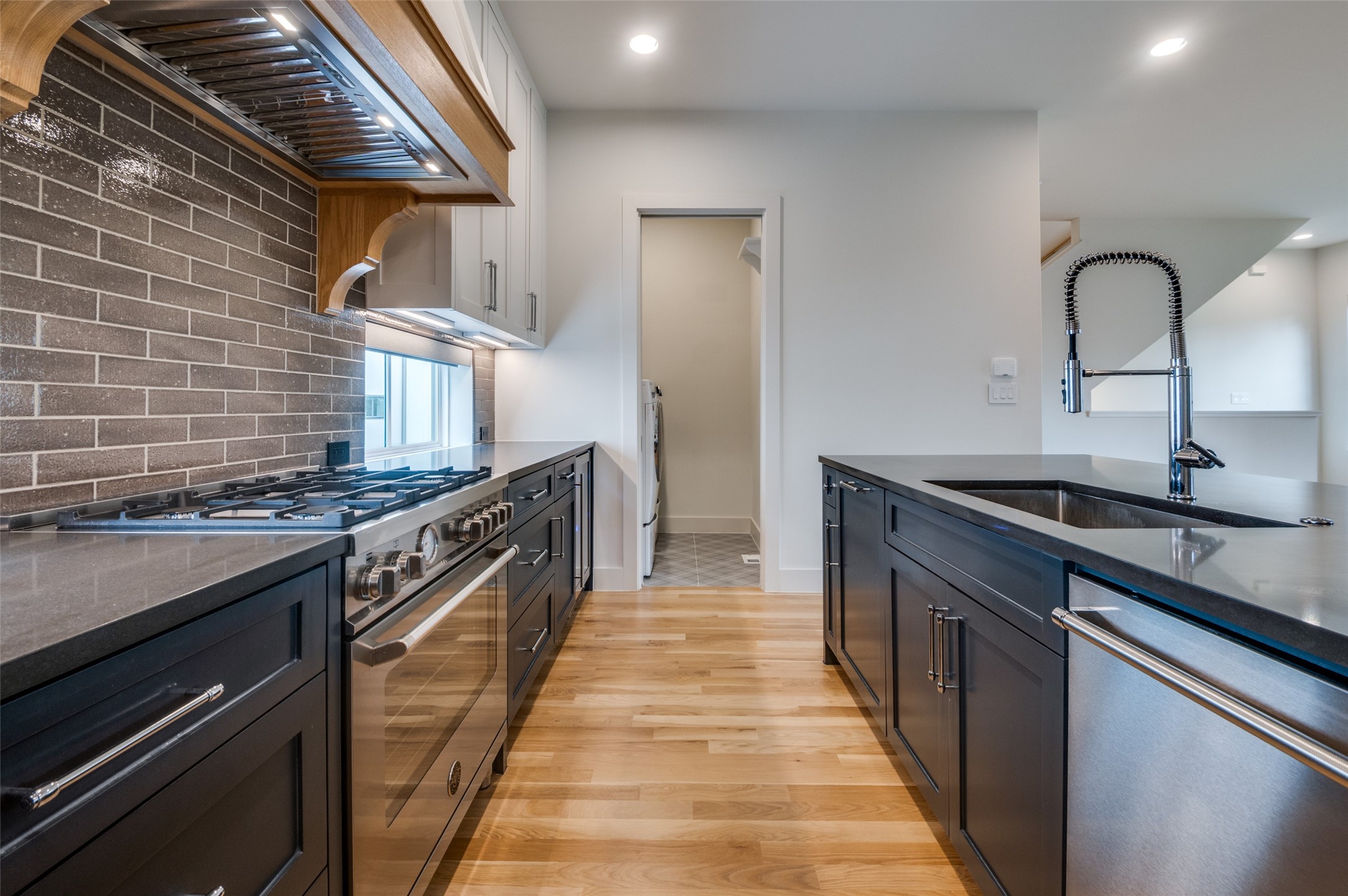 4222 Hawthorne Avenue 103