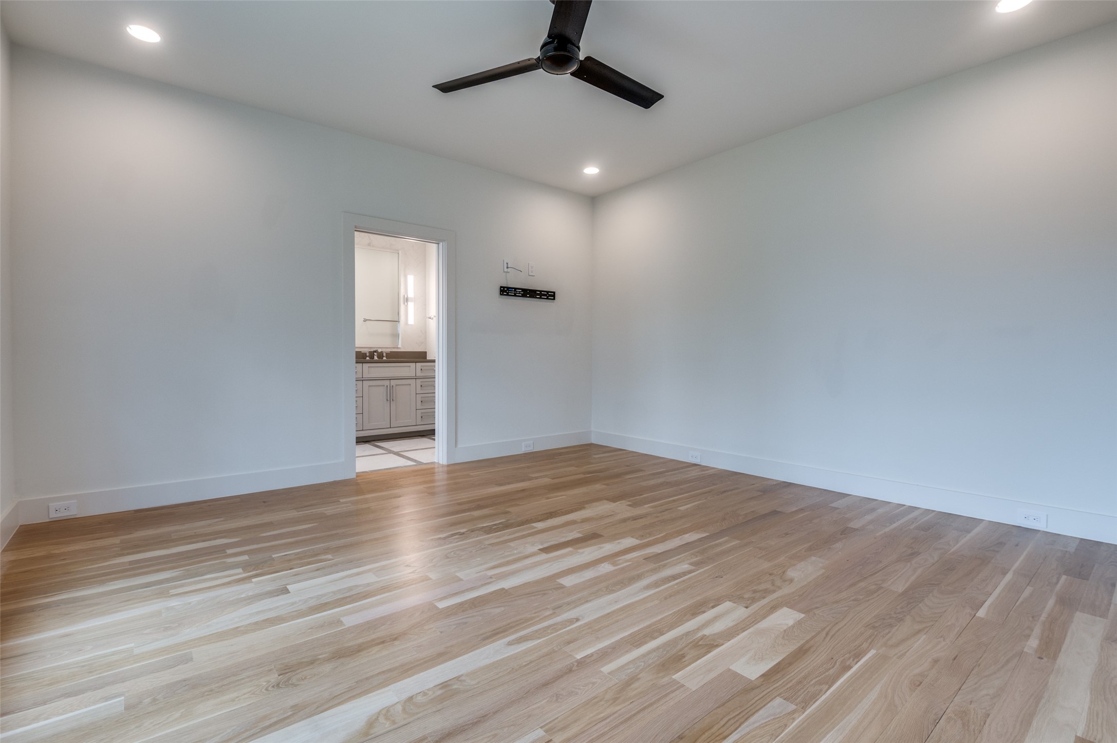 4222 Hawthorne Avenue 103