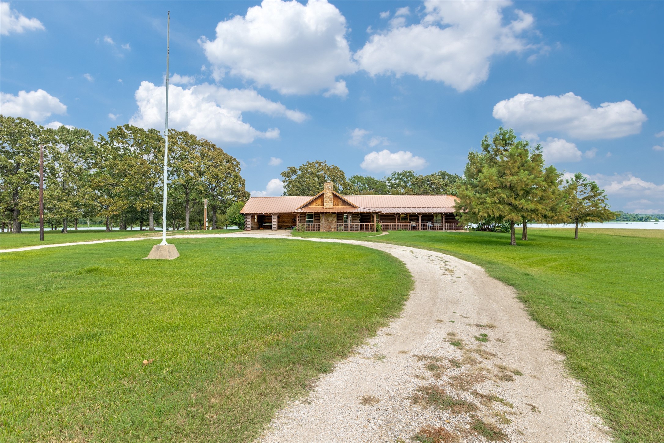 779 County Road 1971