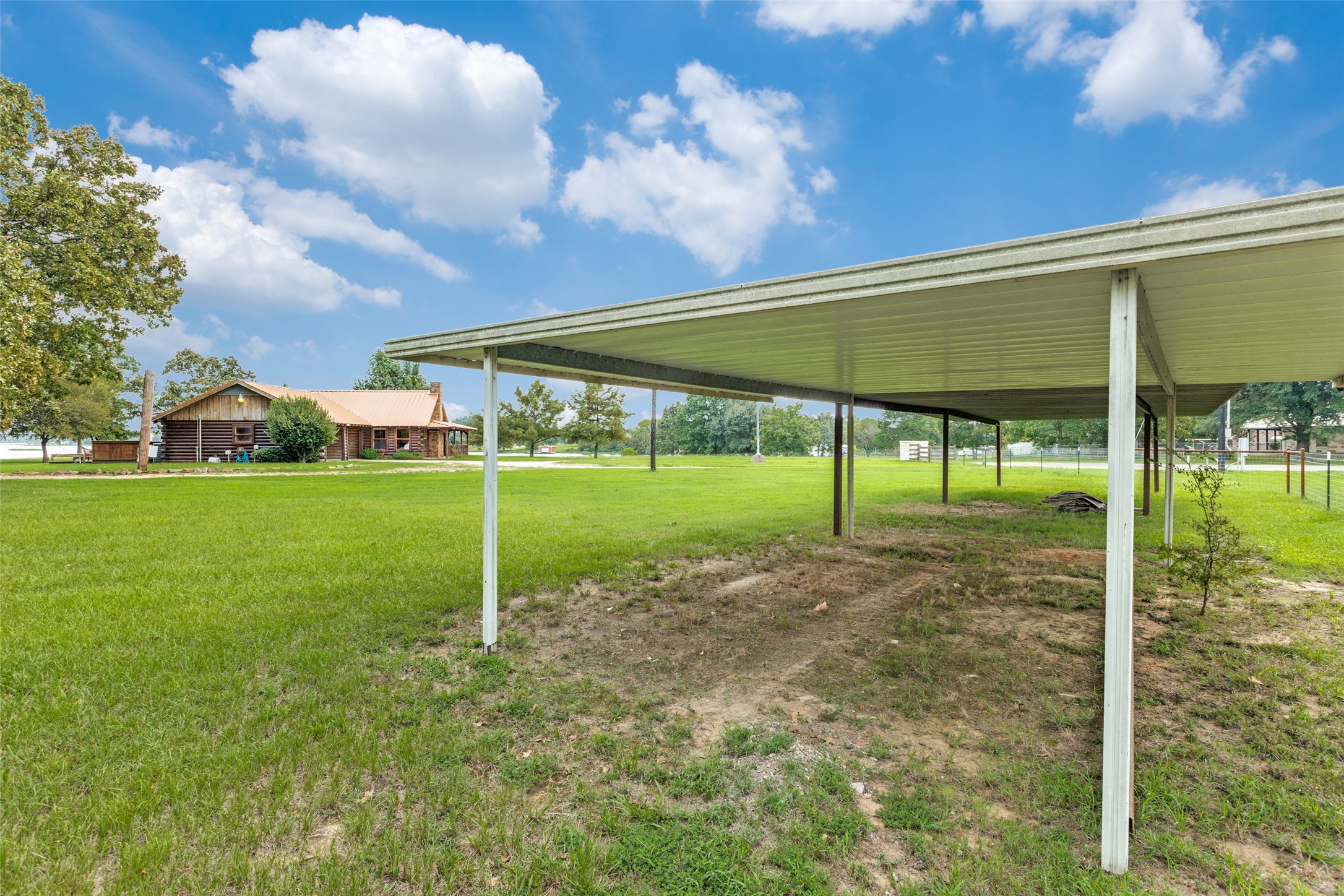 779 County Road 1971