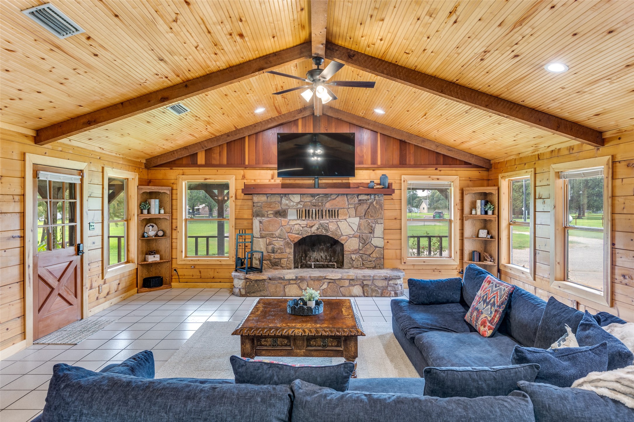 779 County Road 1971