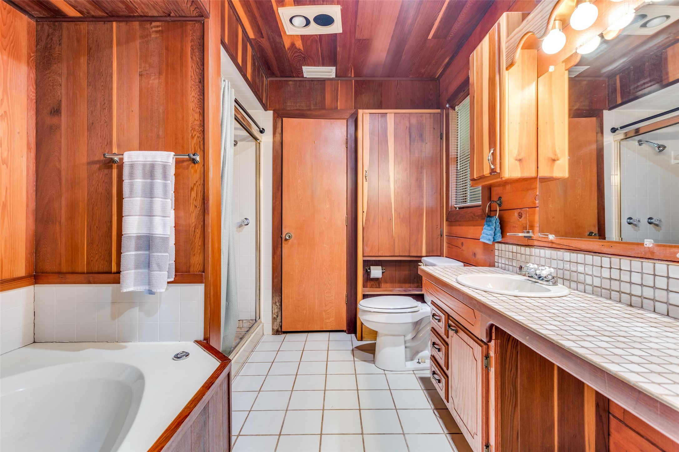 779 County Road 1971