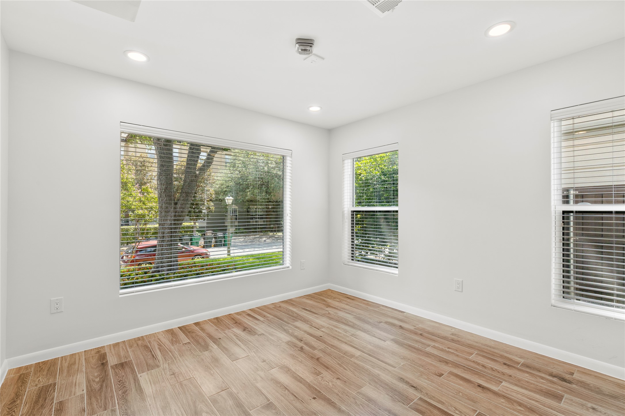 4518 Roland Avenue A