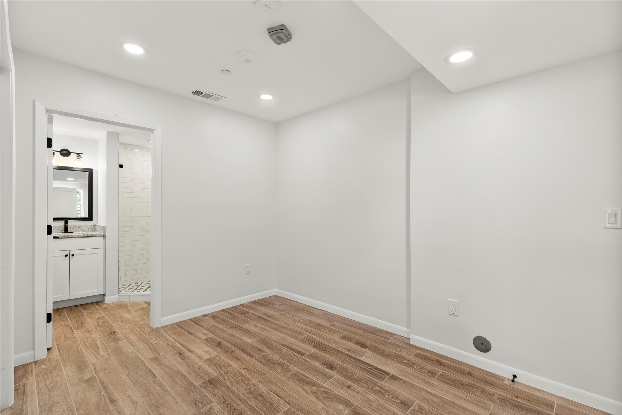 4518 Roland Avenue B