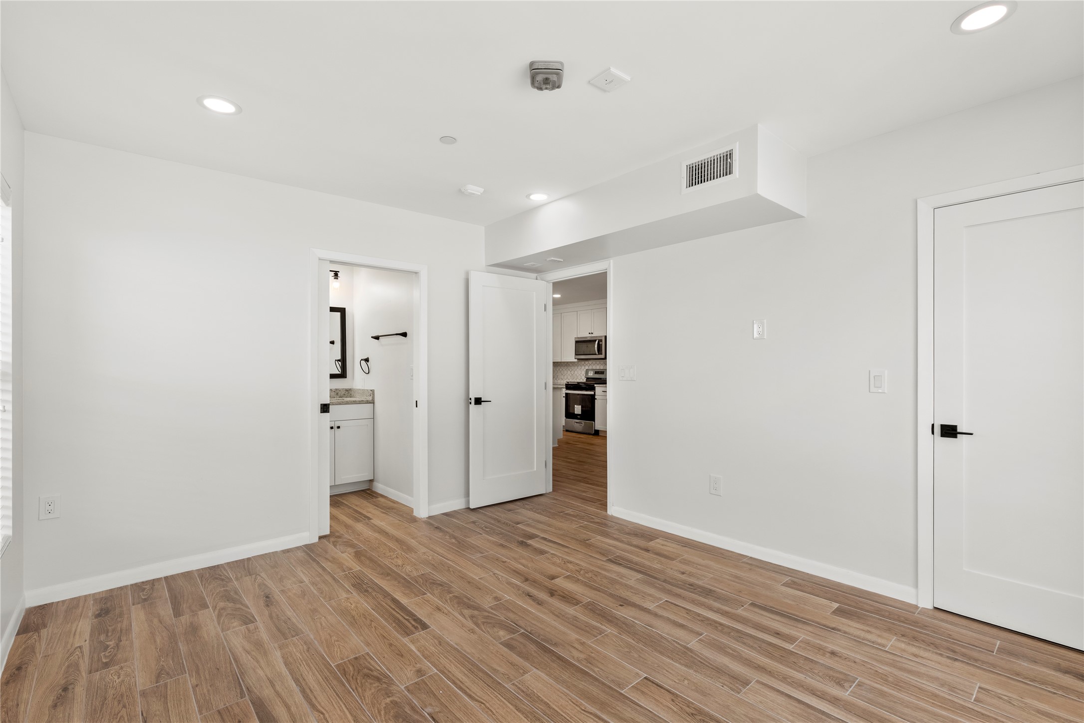 4518 Roland Avenue B