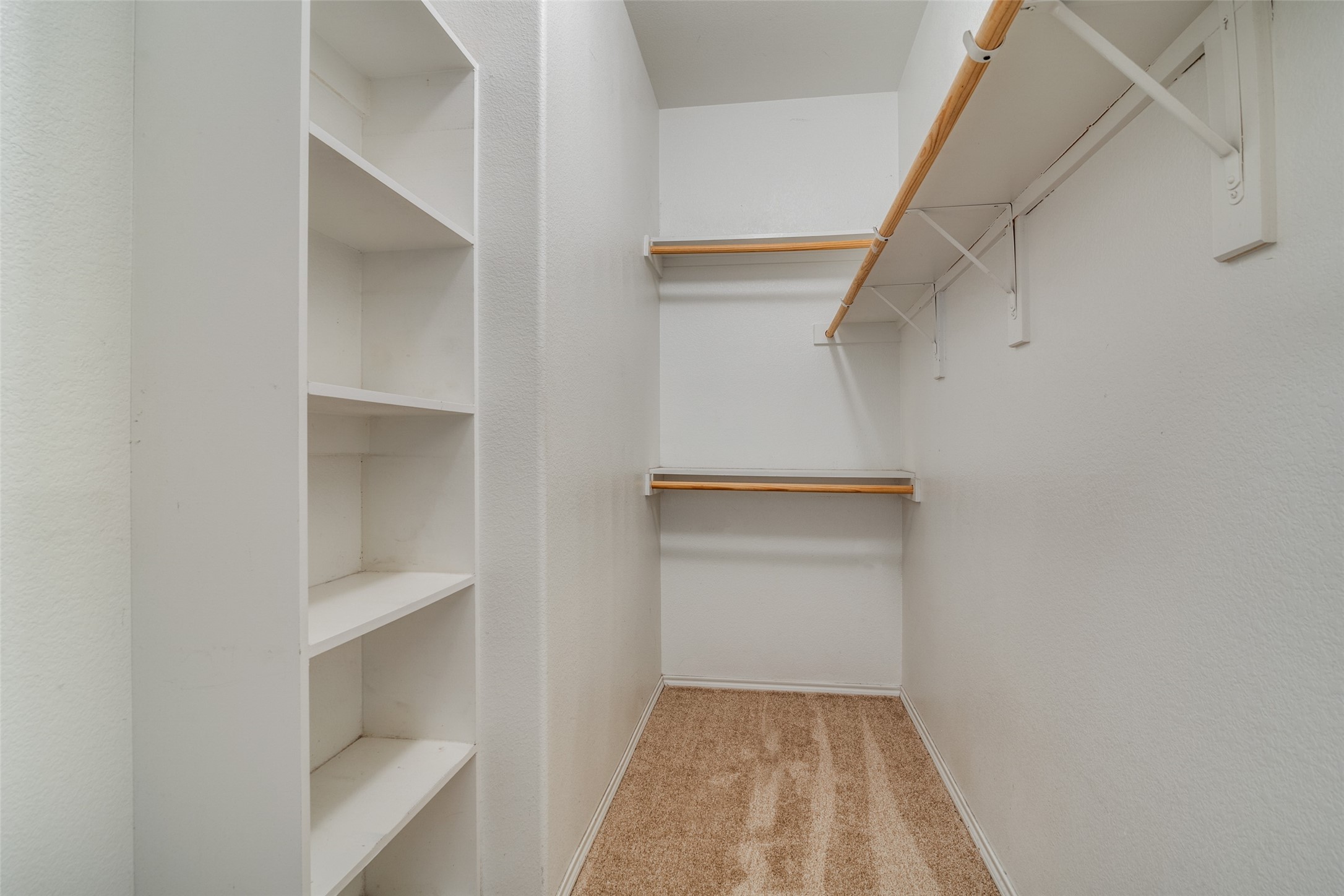 1220 Alder Tree Lane