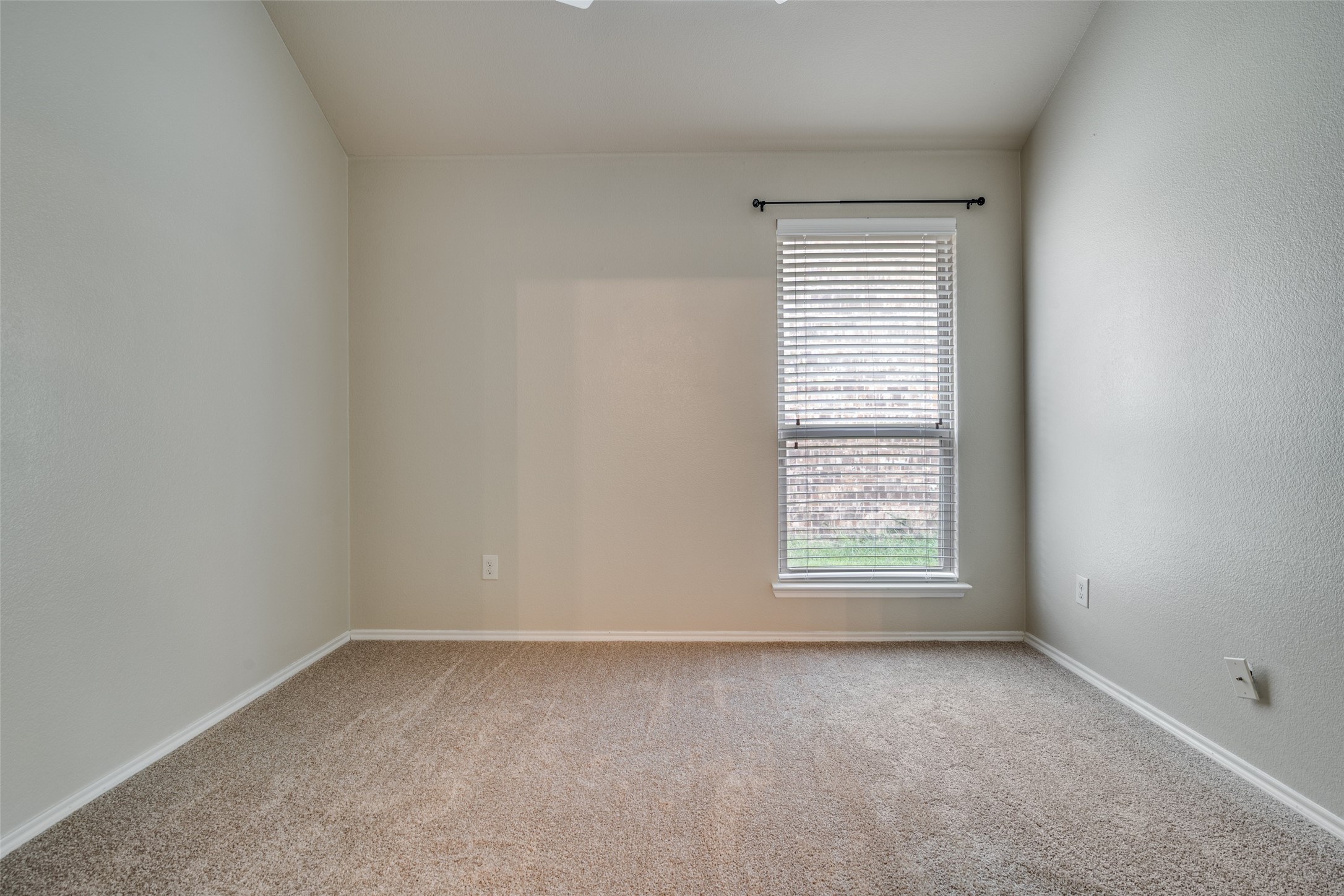 1220 Alder Tree Lane