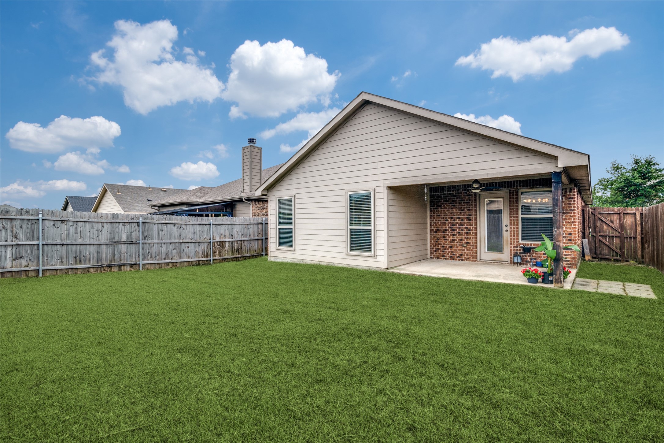 1220 Alder Tree Lane