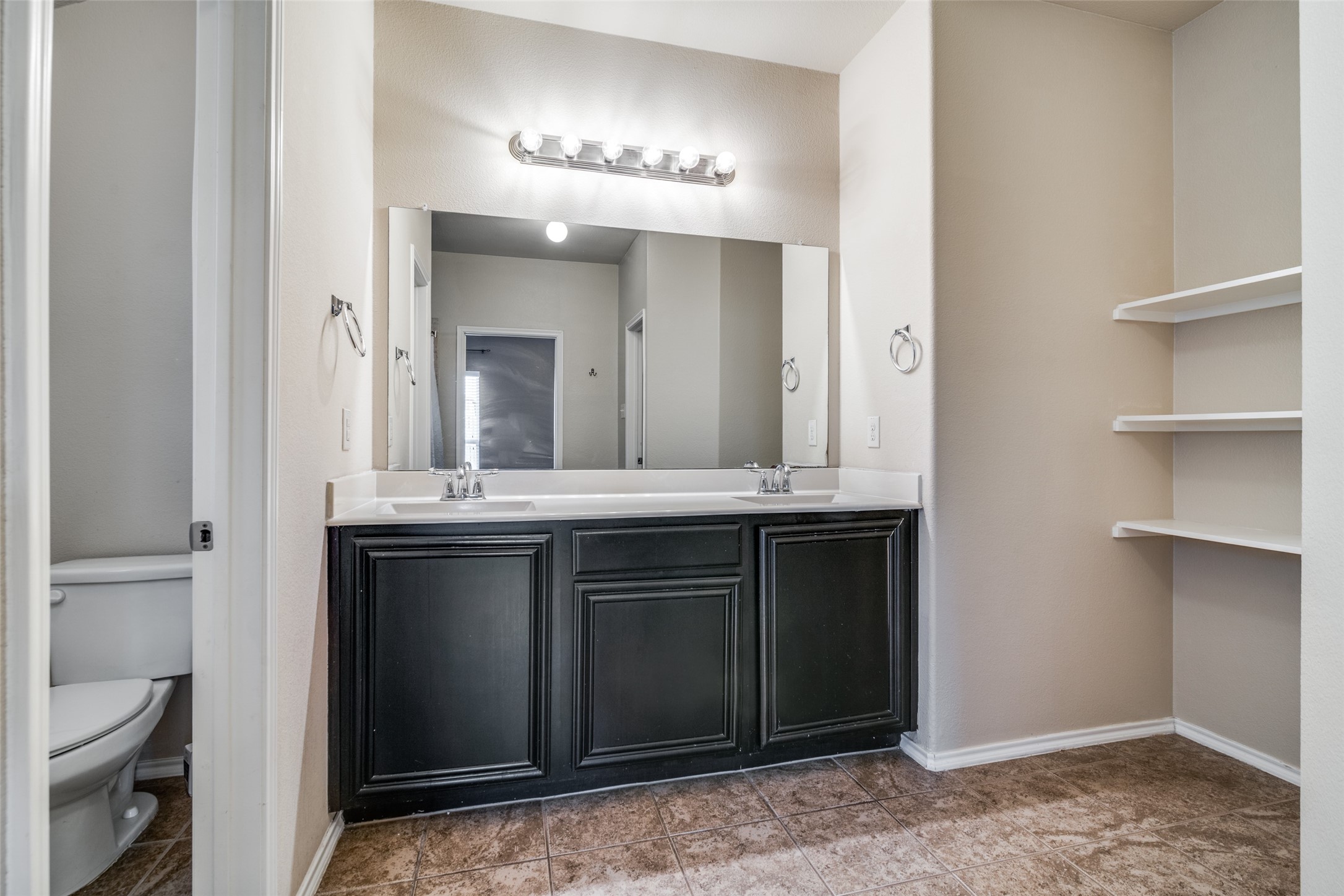 1220 Alder Tree Lane