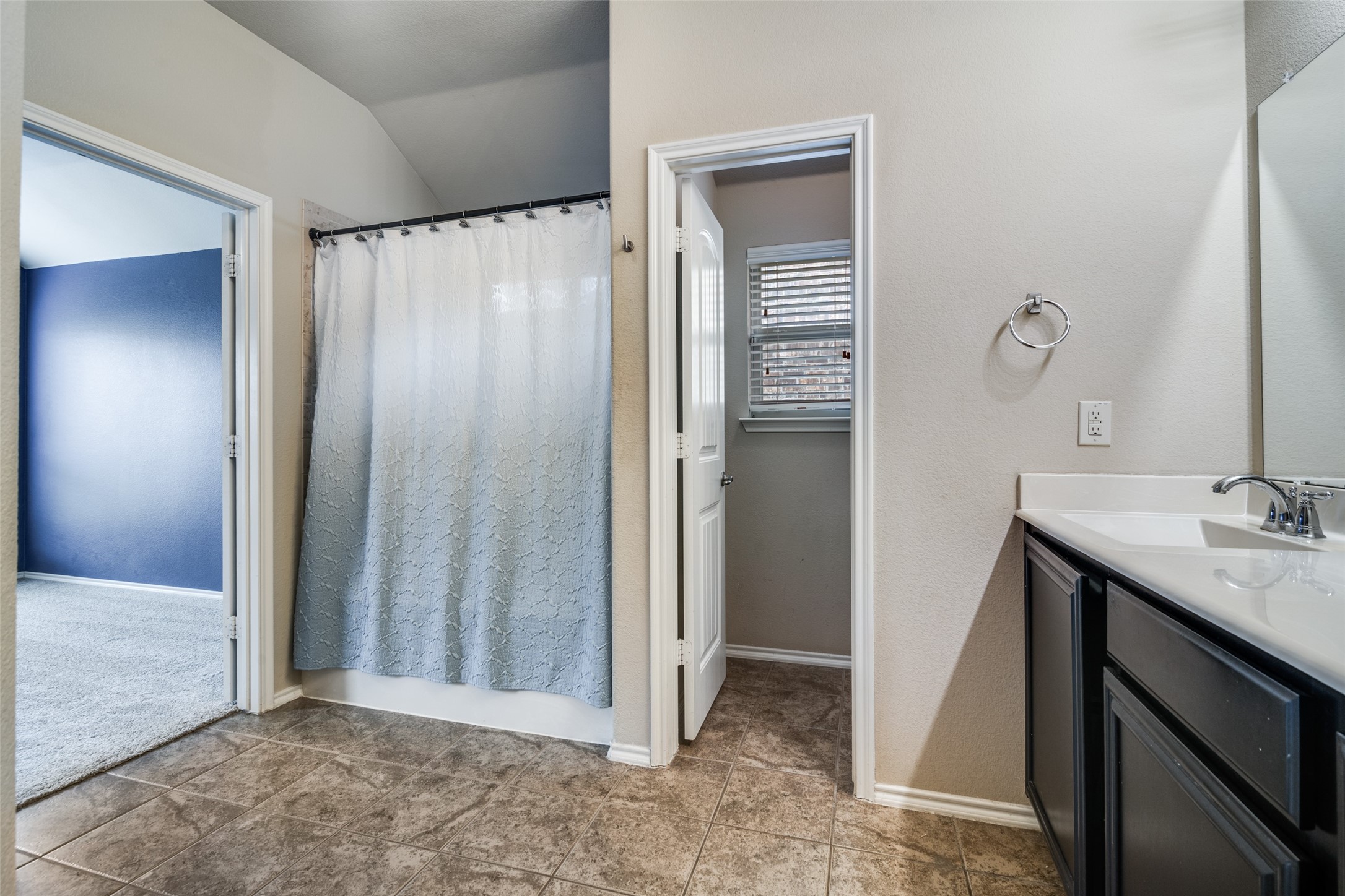 1220 Alder Tree Lane