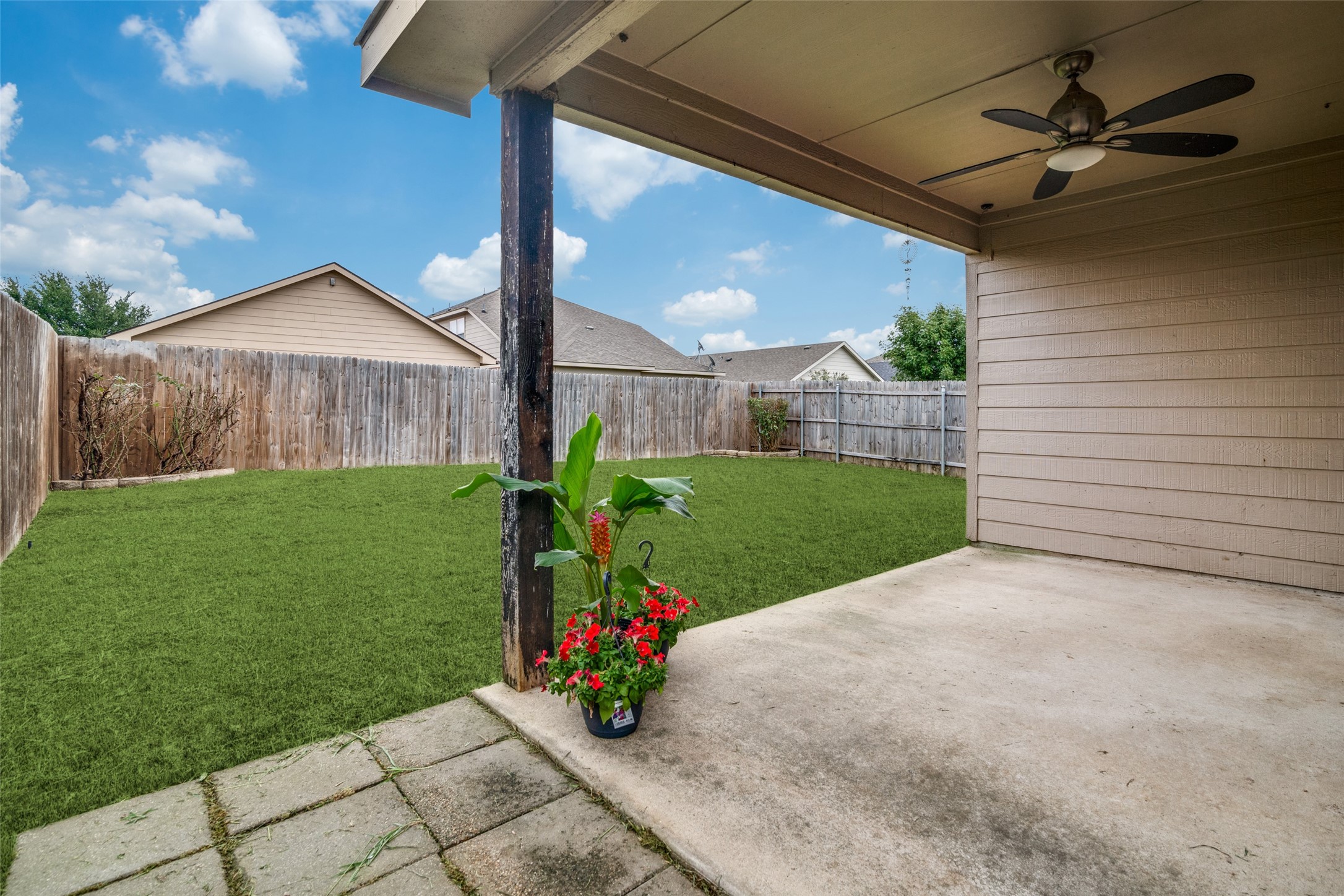 1220 Alder Tree Lane