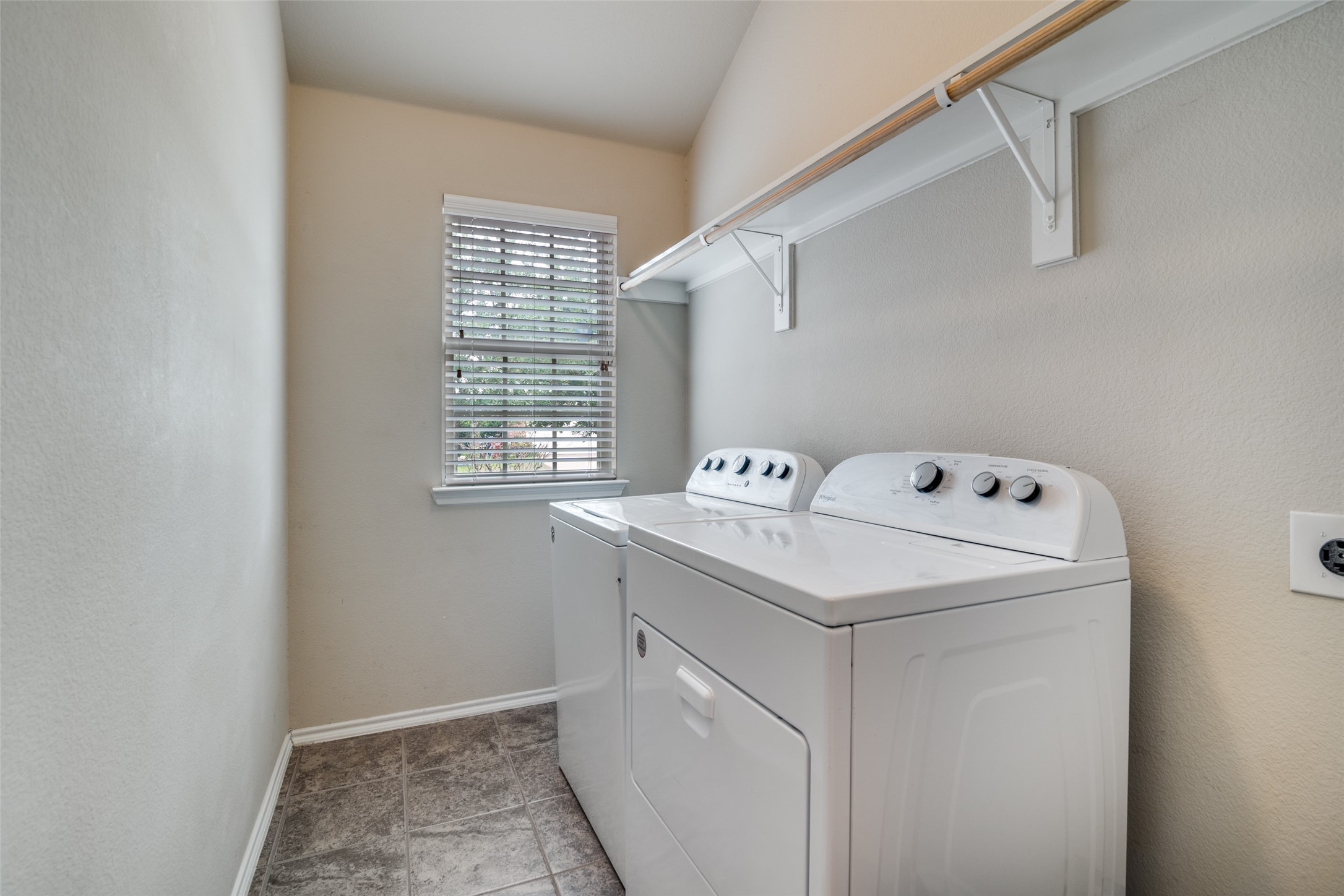 1220 Alder Tree Lane