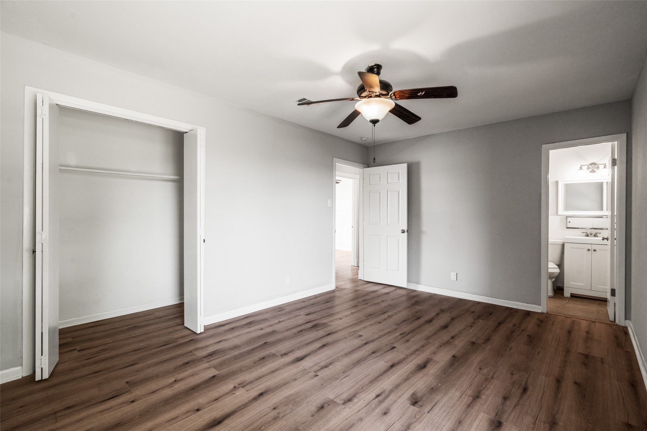 810 S Western Hills Drive